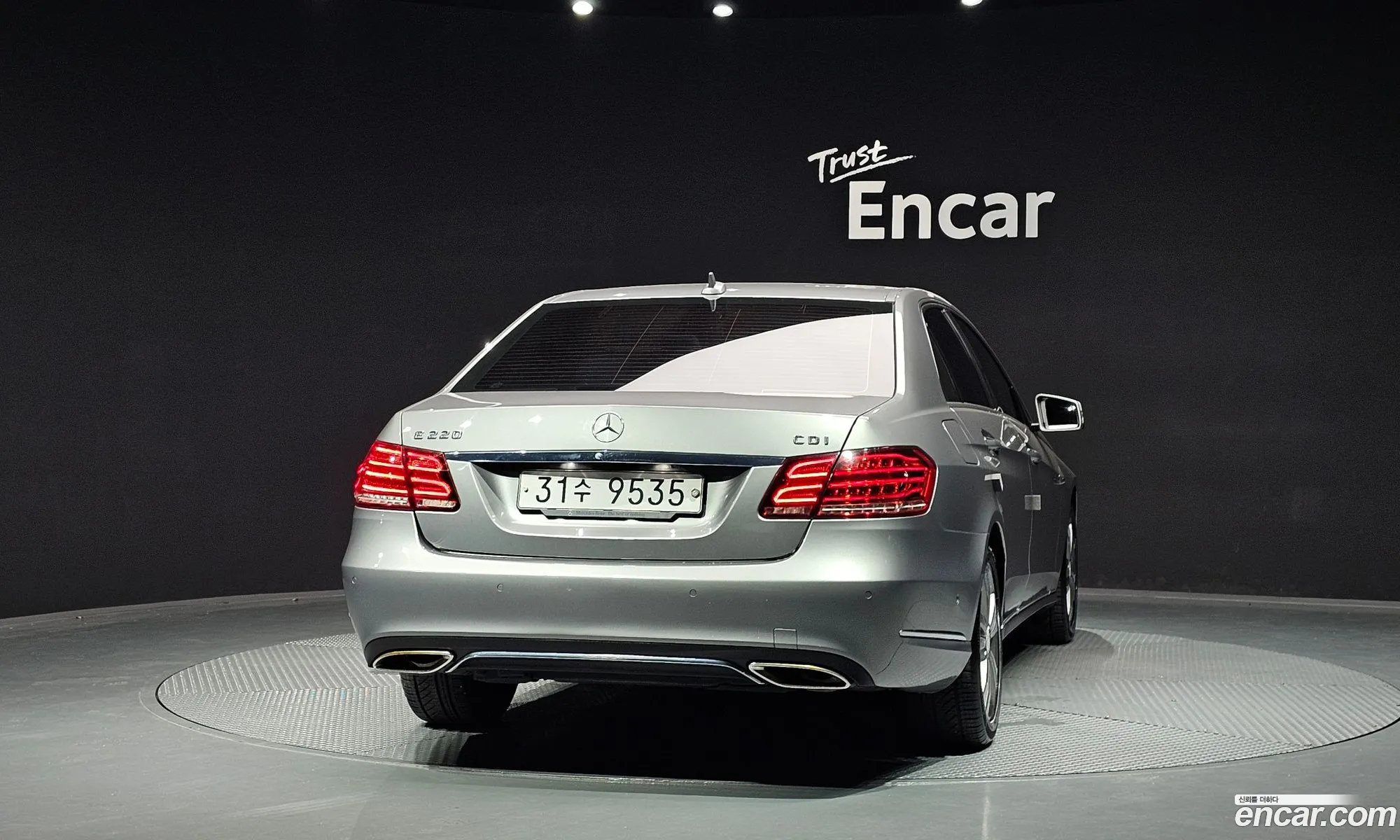 Mercedes-Benz E-Class W212 2013 WDDHF0CB5EA847456 — 17