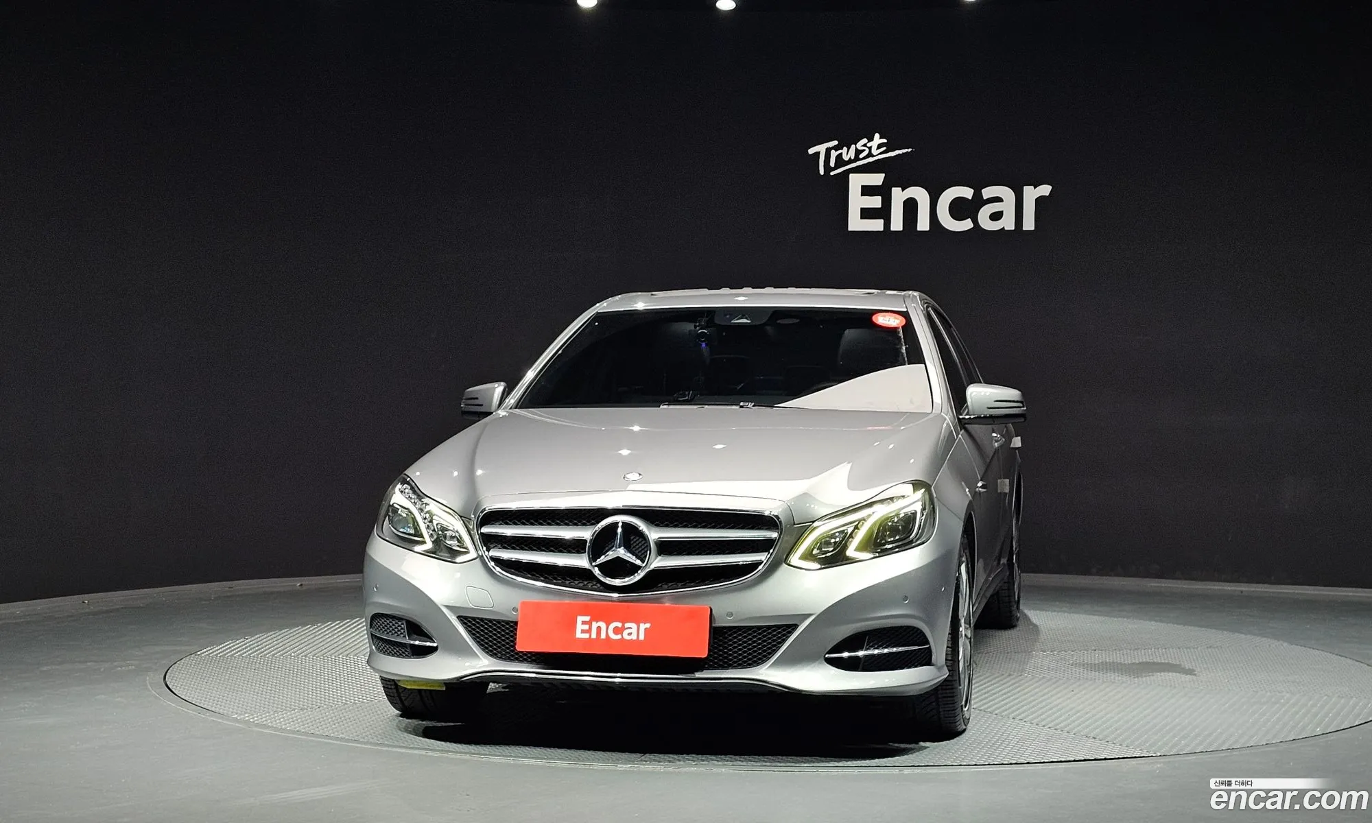 Mercedes-Benz E-Class W212 2013 WDDHF0CB5EA847456 — 11