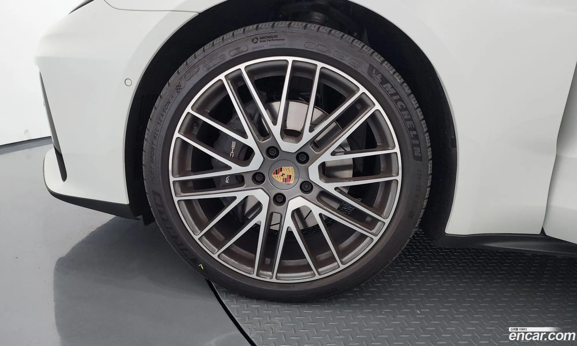 Porsche Panamera 2024 WP0AA2YA7RL002348 — 24