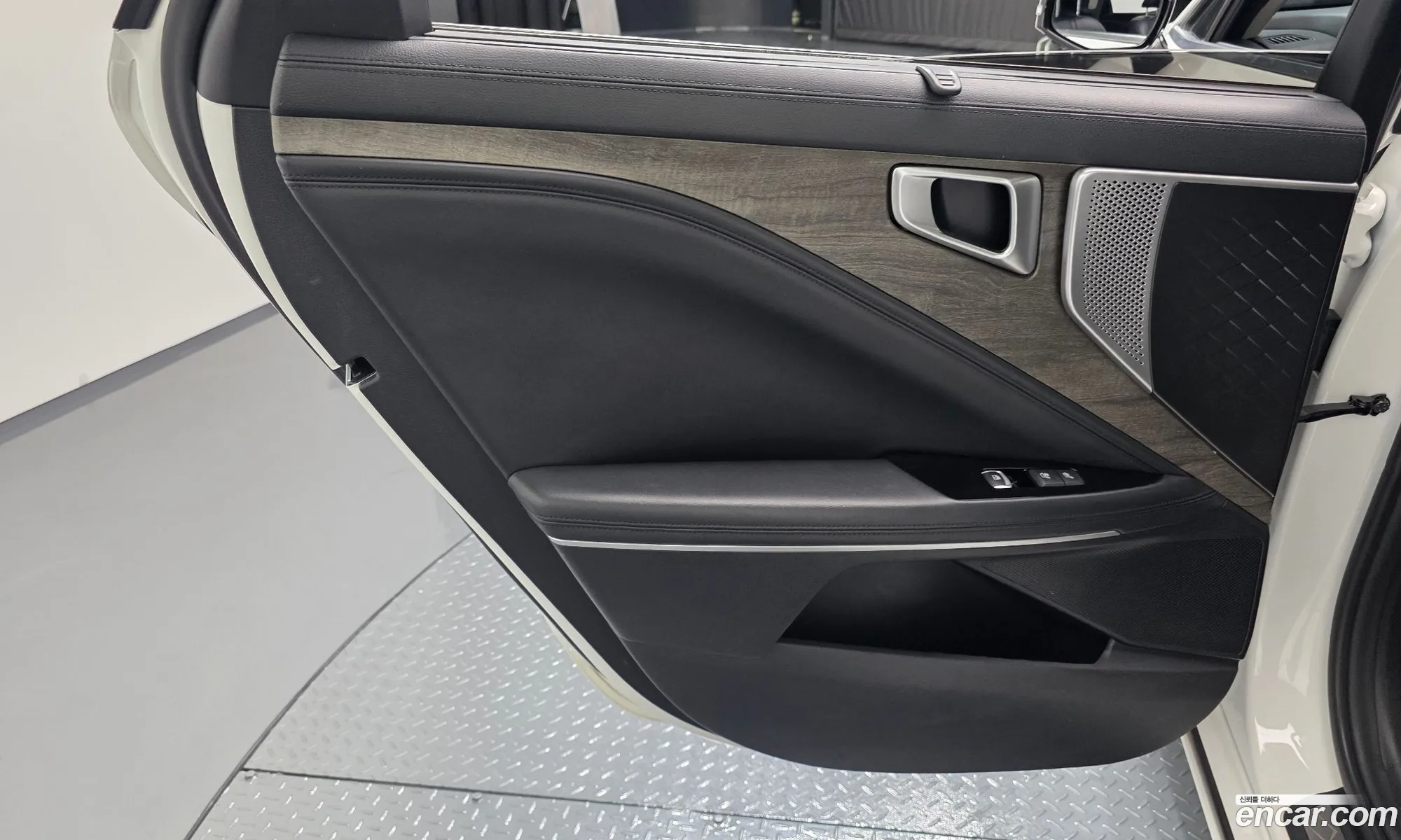 Kia K8 2021 — 21