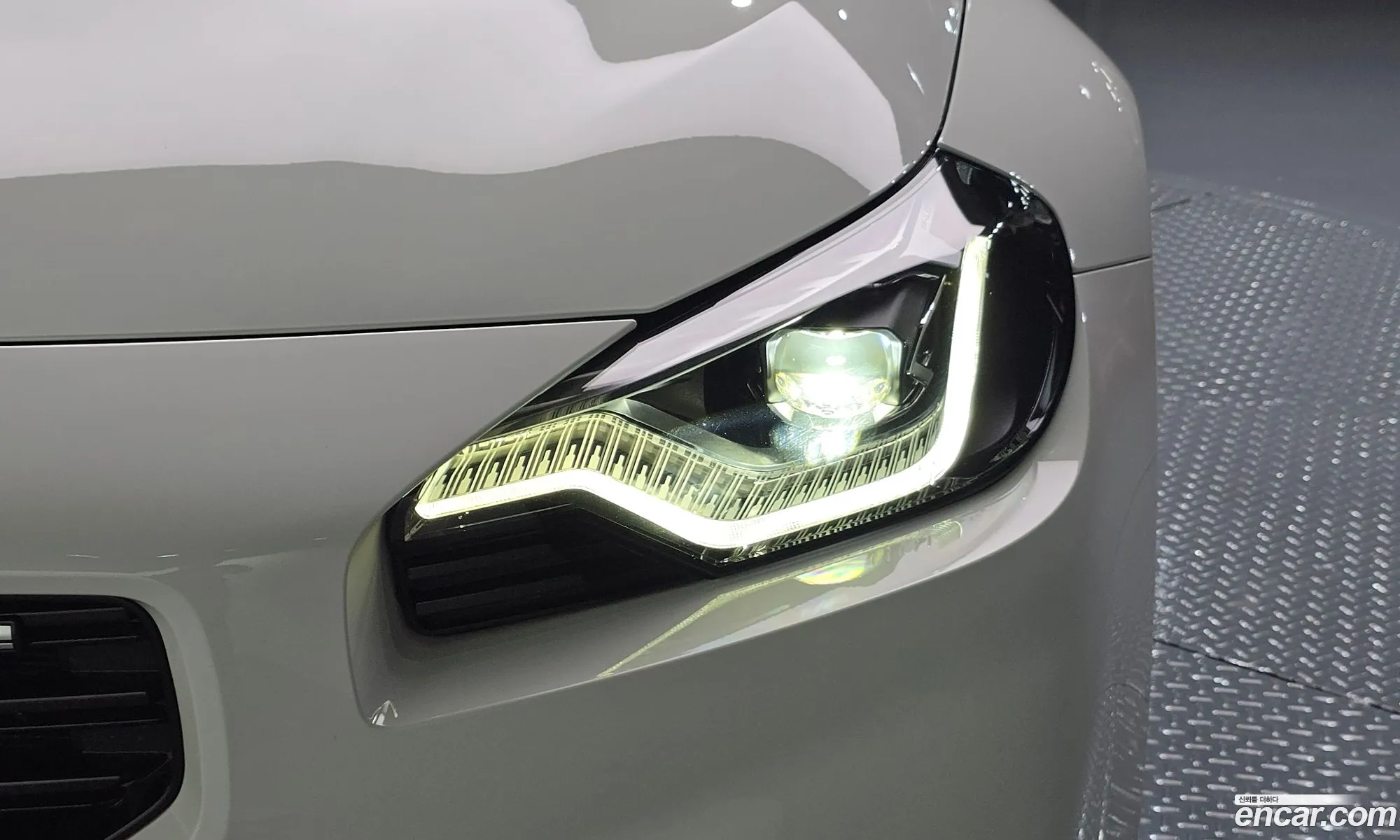BMW M2 2024 WBS11DM0XR8E45164 — 32