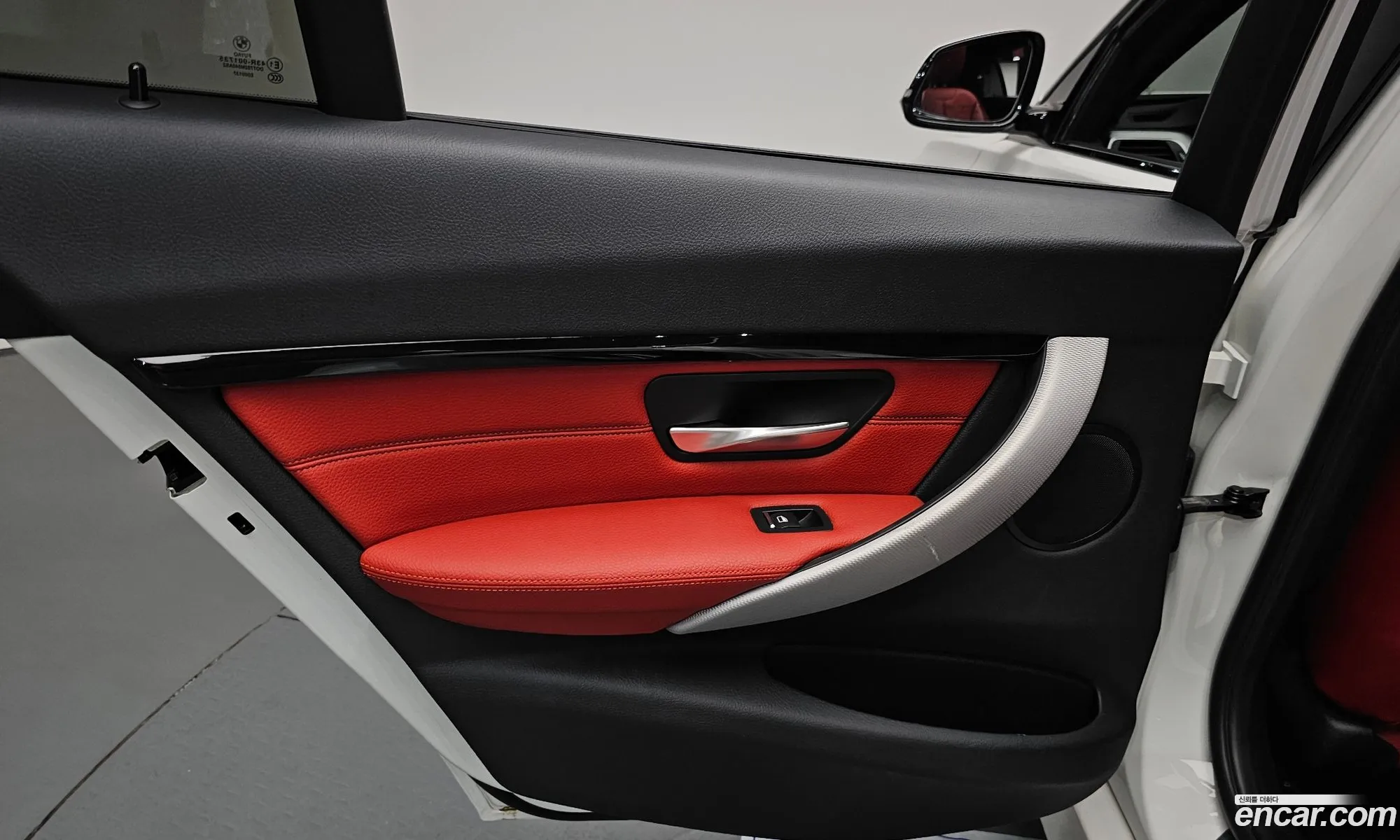 BMW 3 Series 2016 WBA8E9106GK437875 — 24