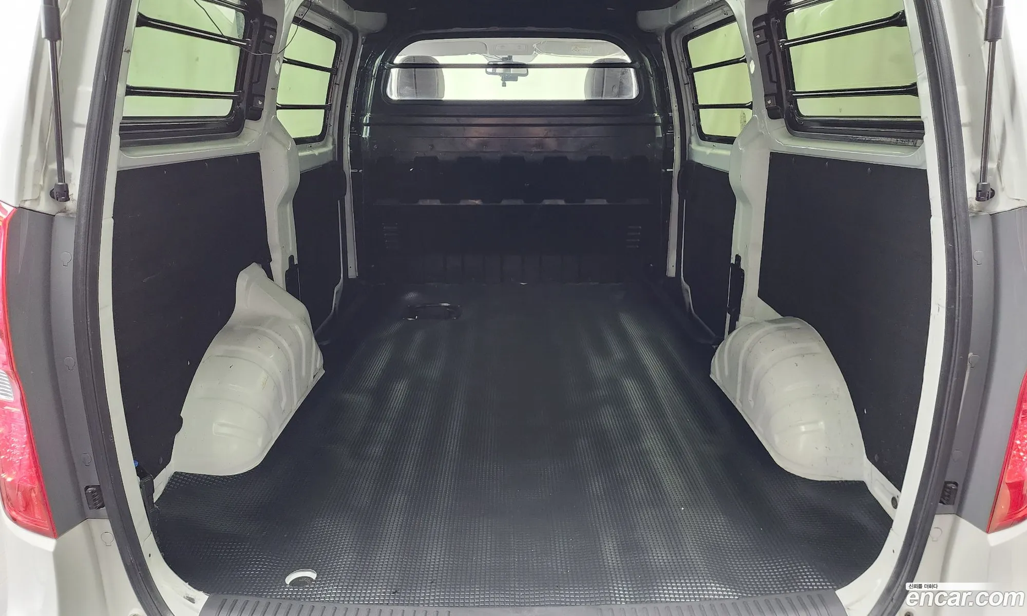 Hyundai Grand Starex 2021 — 30