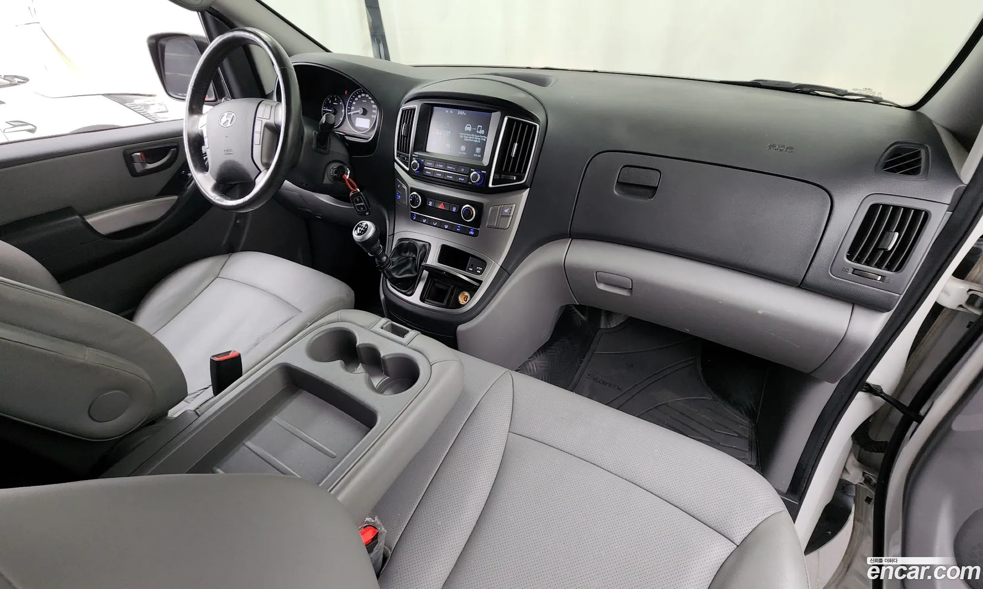 Hyundai Grand Starex 2021 — 21