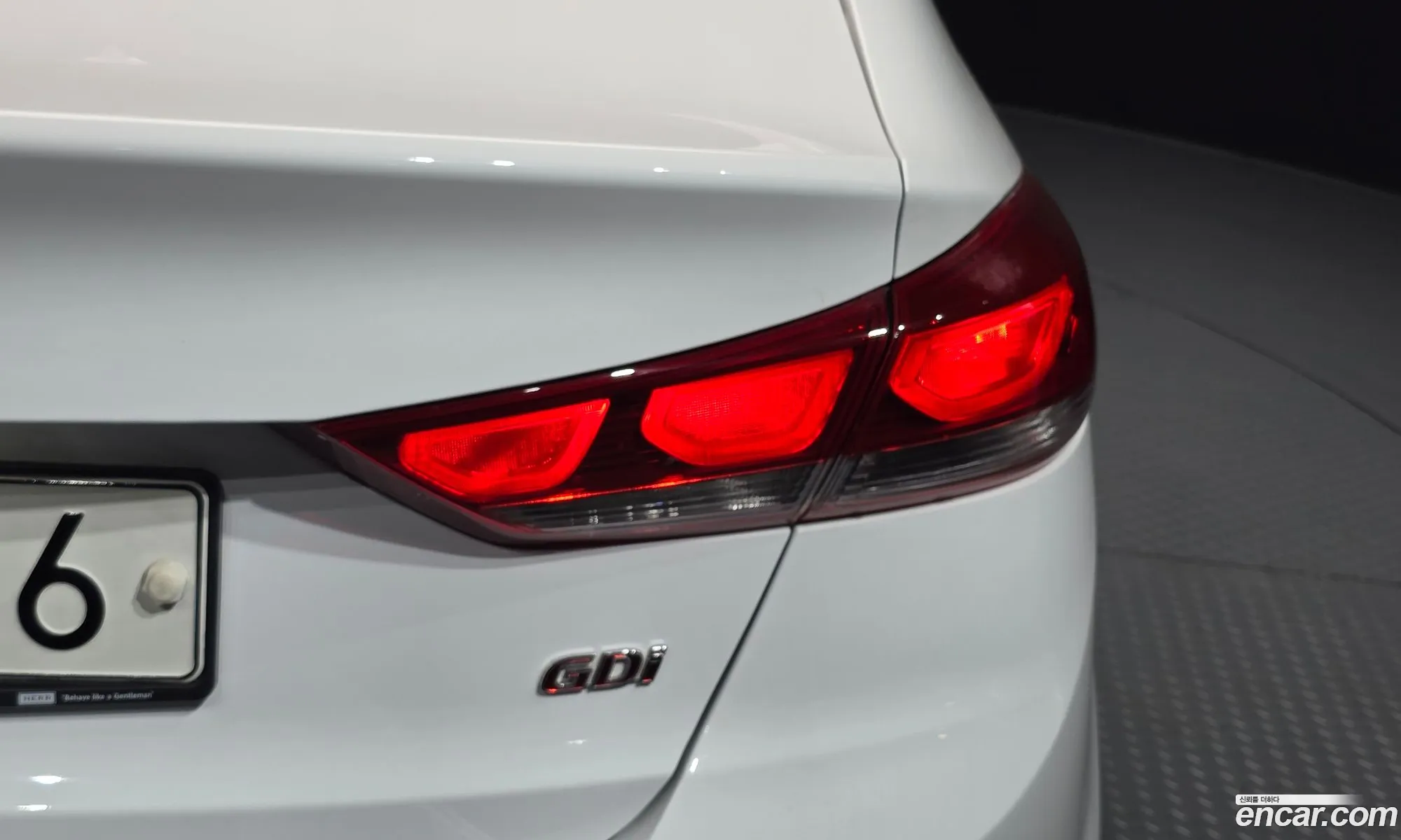 Hyundai Elantra AD 2017 — 13