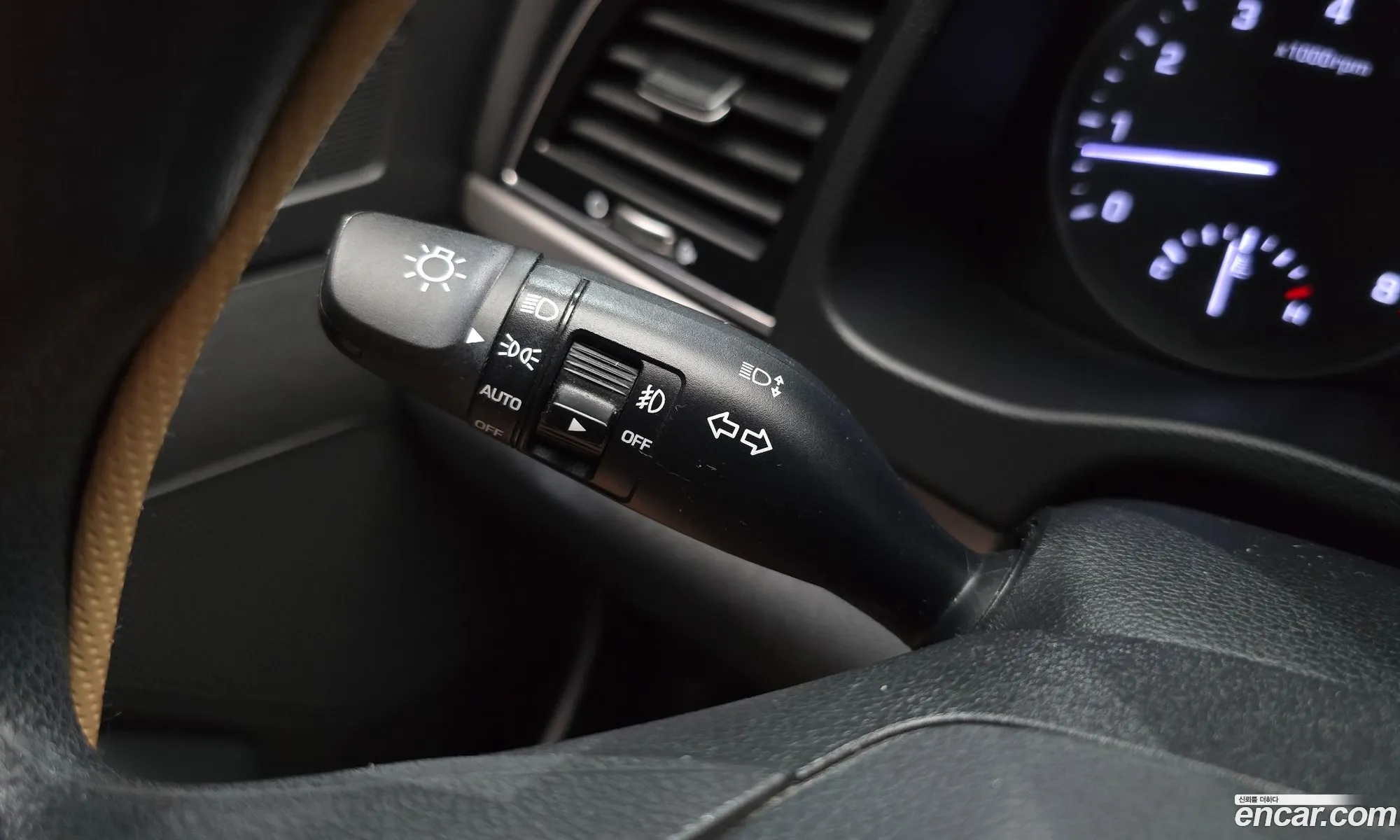 Hyundai Elantra AD 2017 — 11