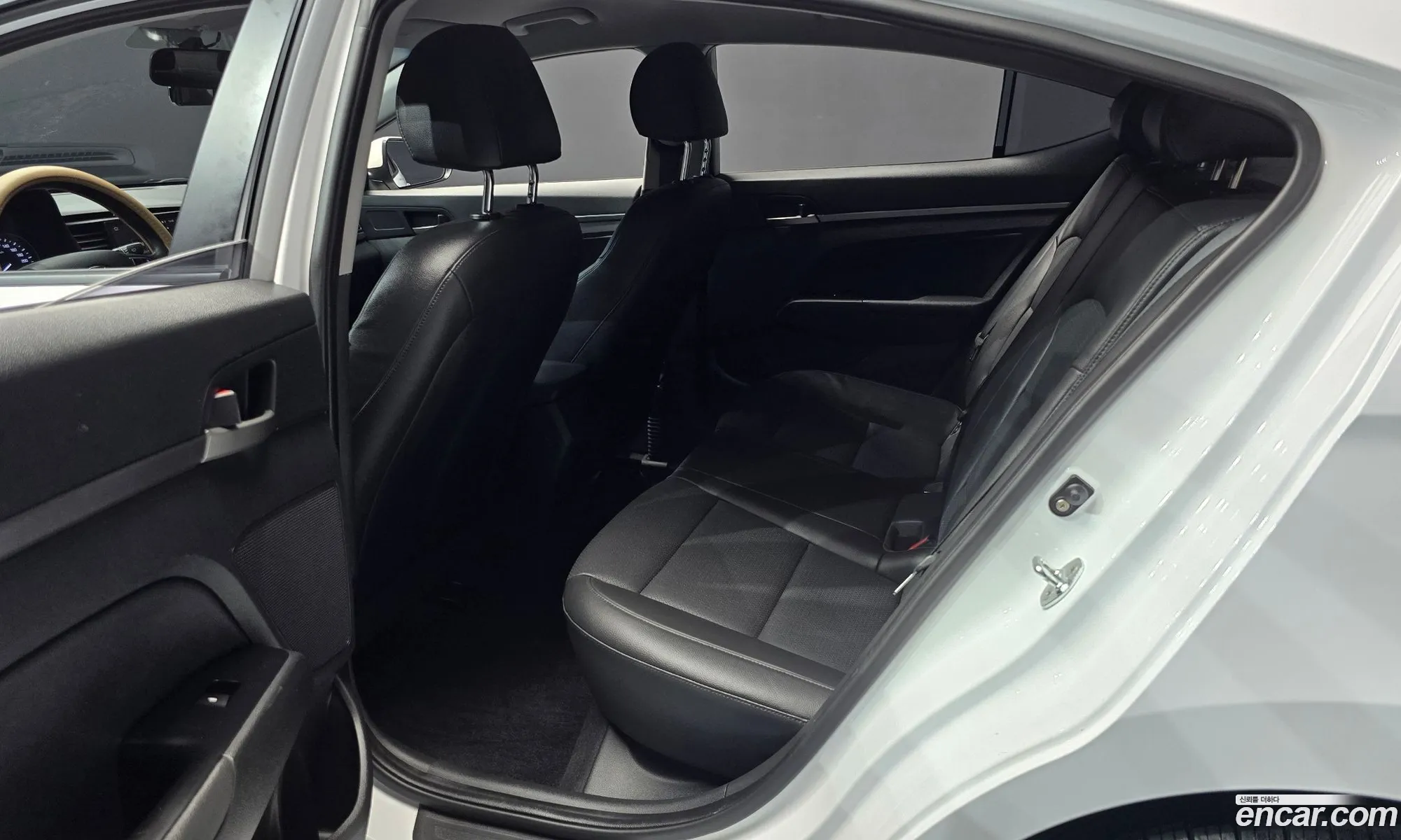 Hyundai Elantra AD 2017 — 9