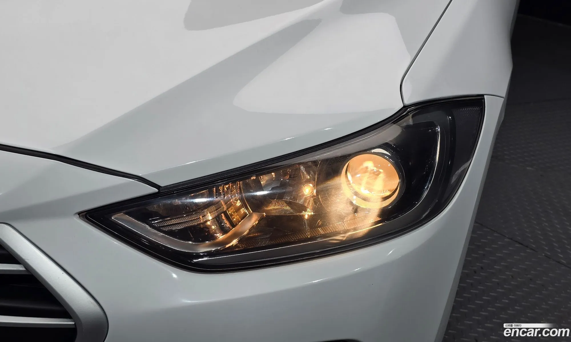 Hyundai Elantra AD 2017 — 10