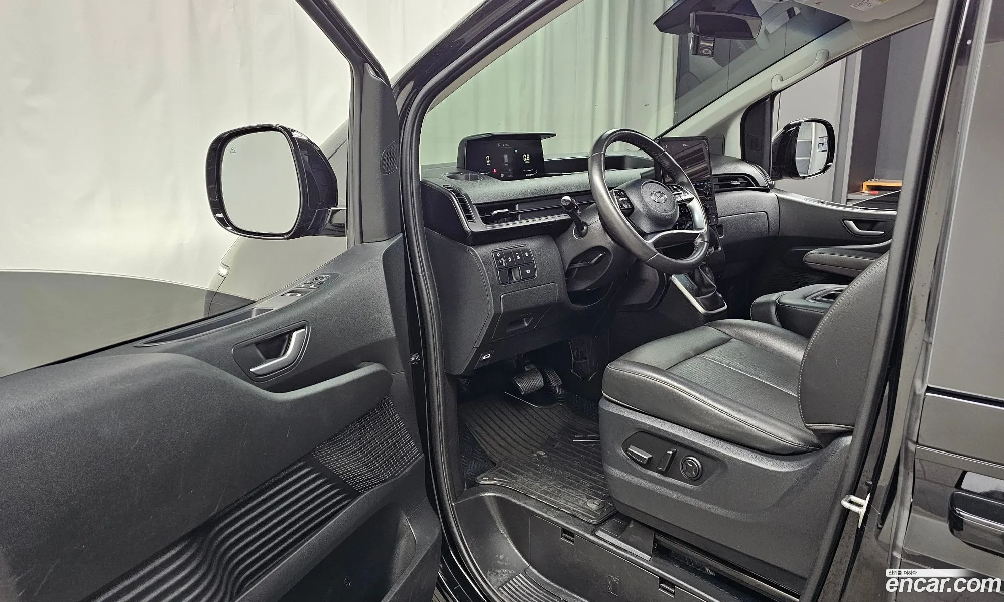 Hyundai Staria 2023 — 20