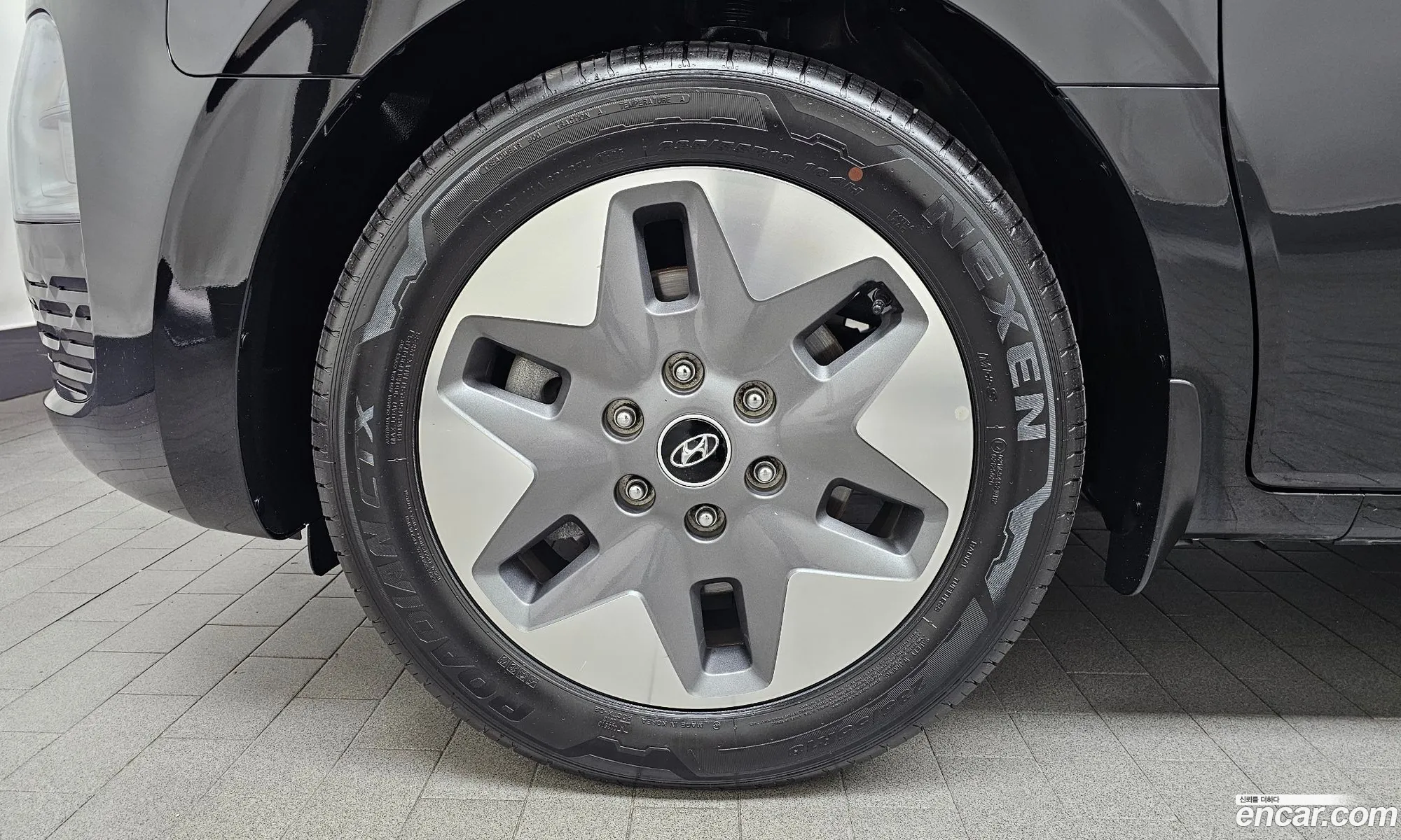 Hyundai Staria 2023 — 24