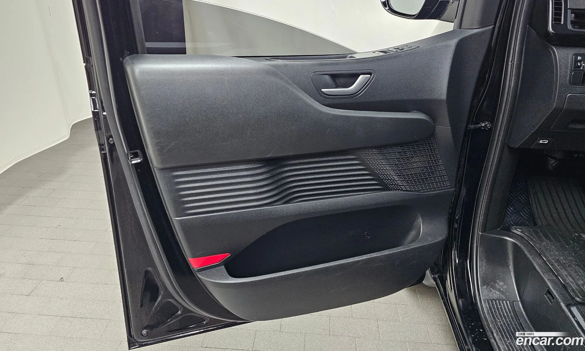 Hyundai Staria 2023 — 18