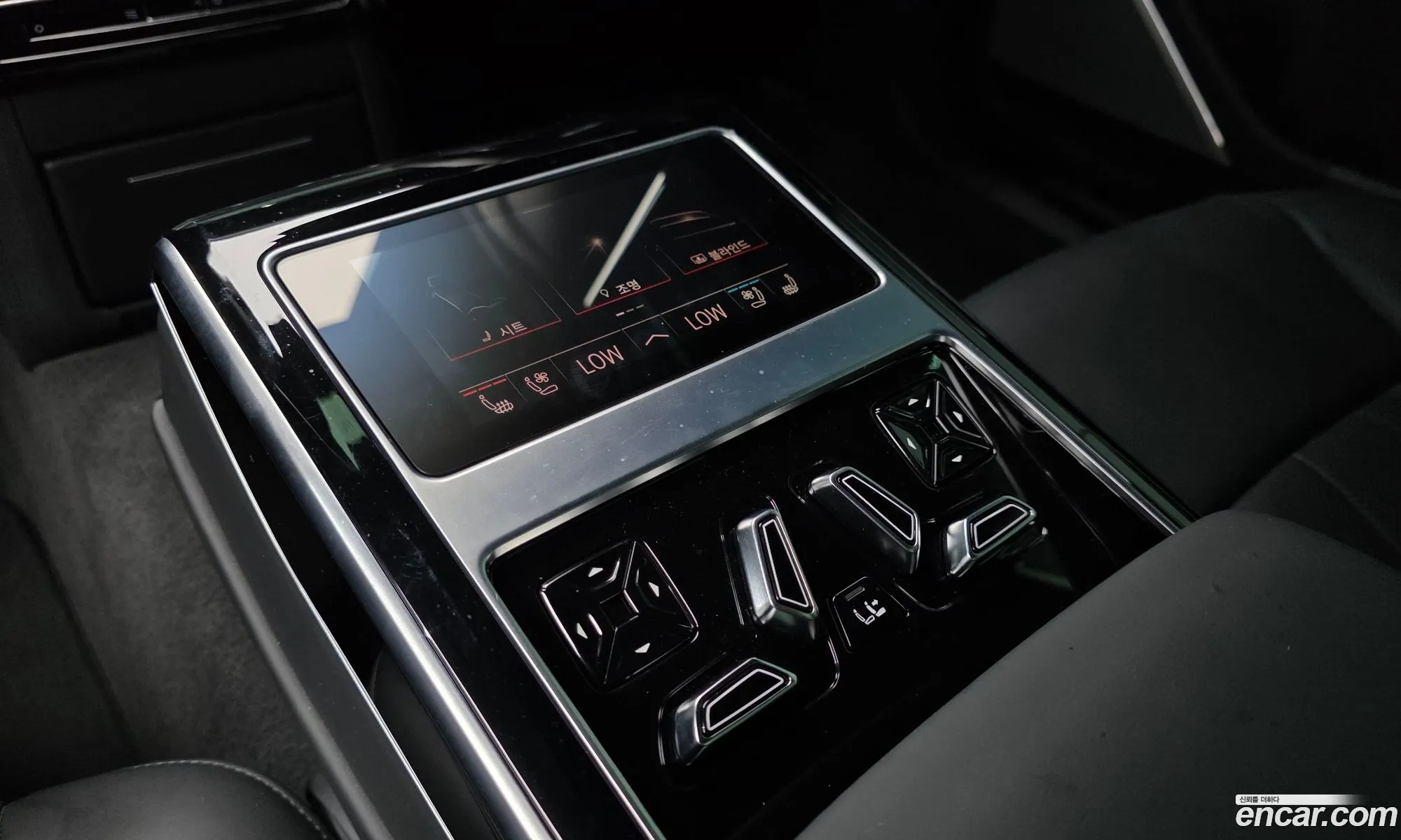 Audi A8 2021 WAUZZZF85MN031815 — 15