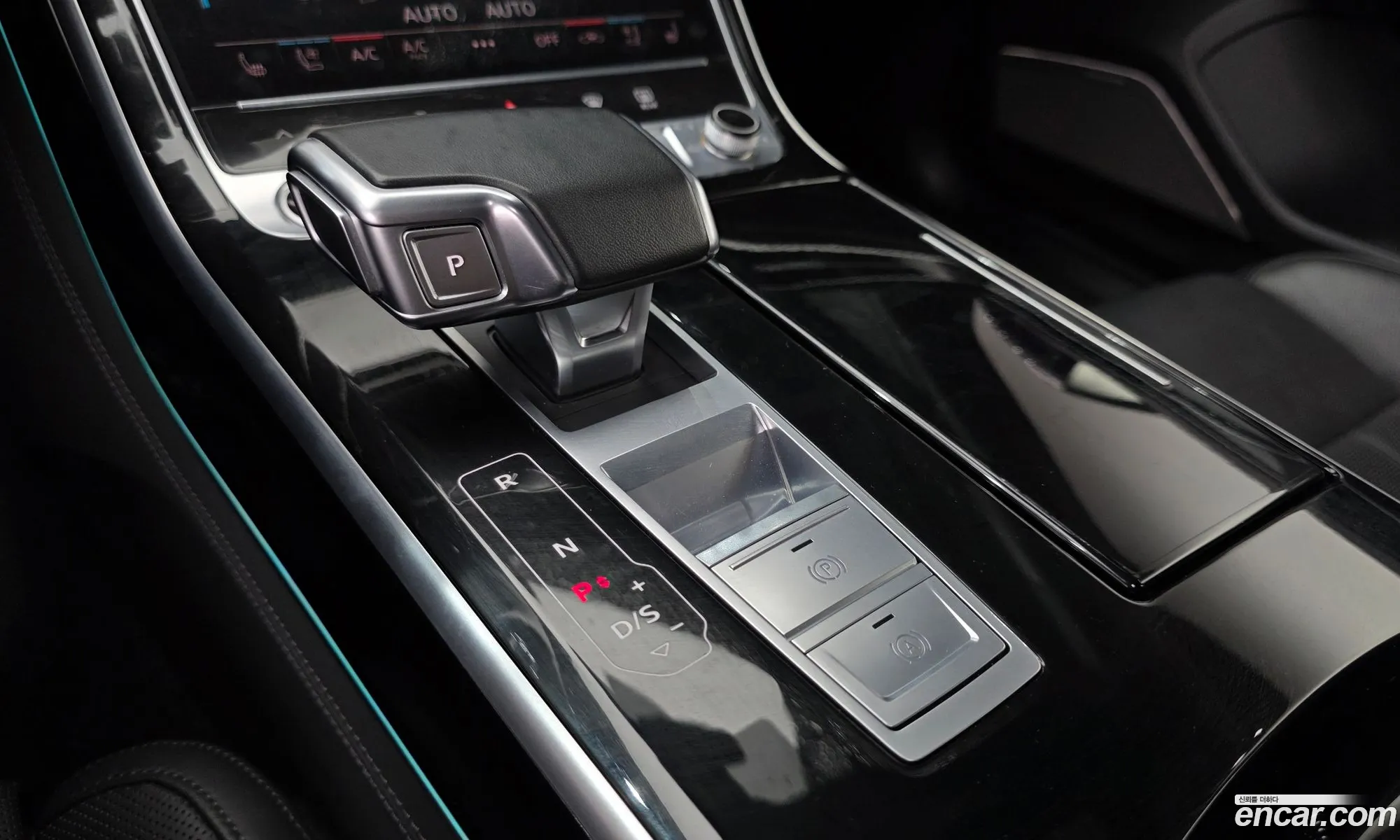 Audi A8 2021 WAUZZZF85MN031815 — 30