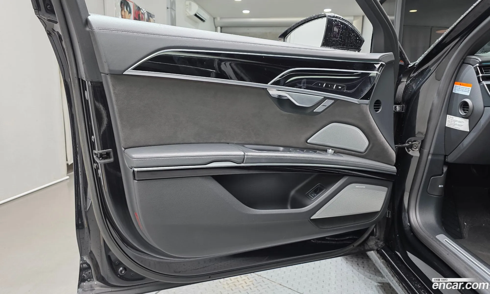 Audi A8 2021 WAUZZZF85MN031815 — 28