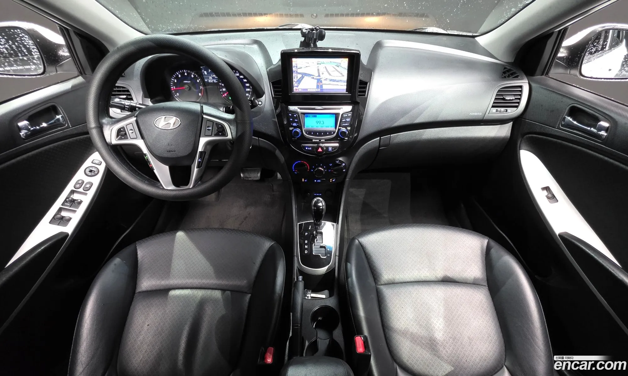 Hyundai Accent 2012 — 11