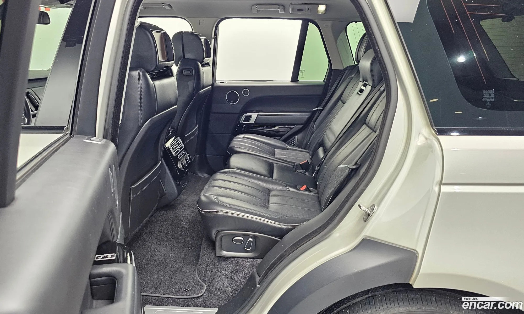 Land Rover Range Rover 2014 SALGA2JF1EA143897 — 16