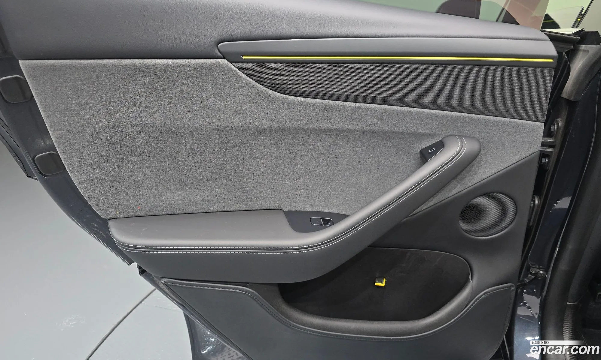 Tesla Model Y 2025 LRWYGCFJ5SC029671 — 2