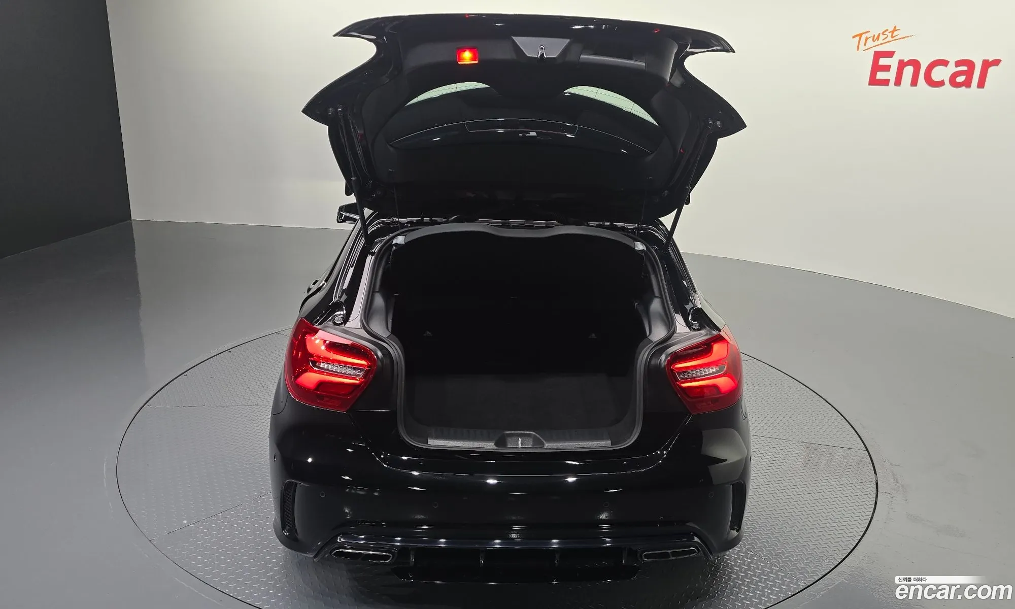 Mercedes-Benz A-Class W176 2018 — 21