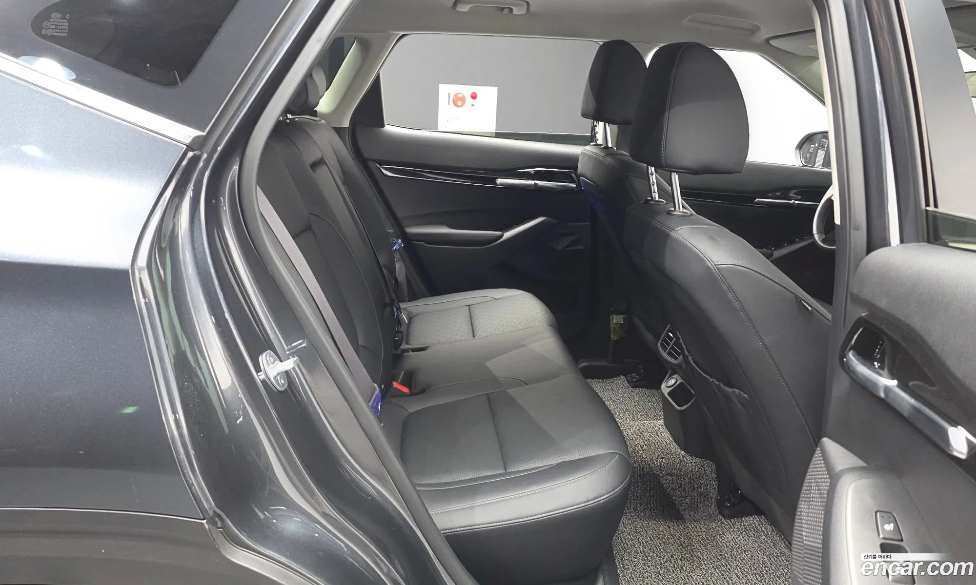 Kia Seltos 2020 KNAET812GLK064432 — 9