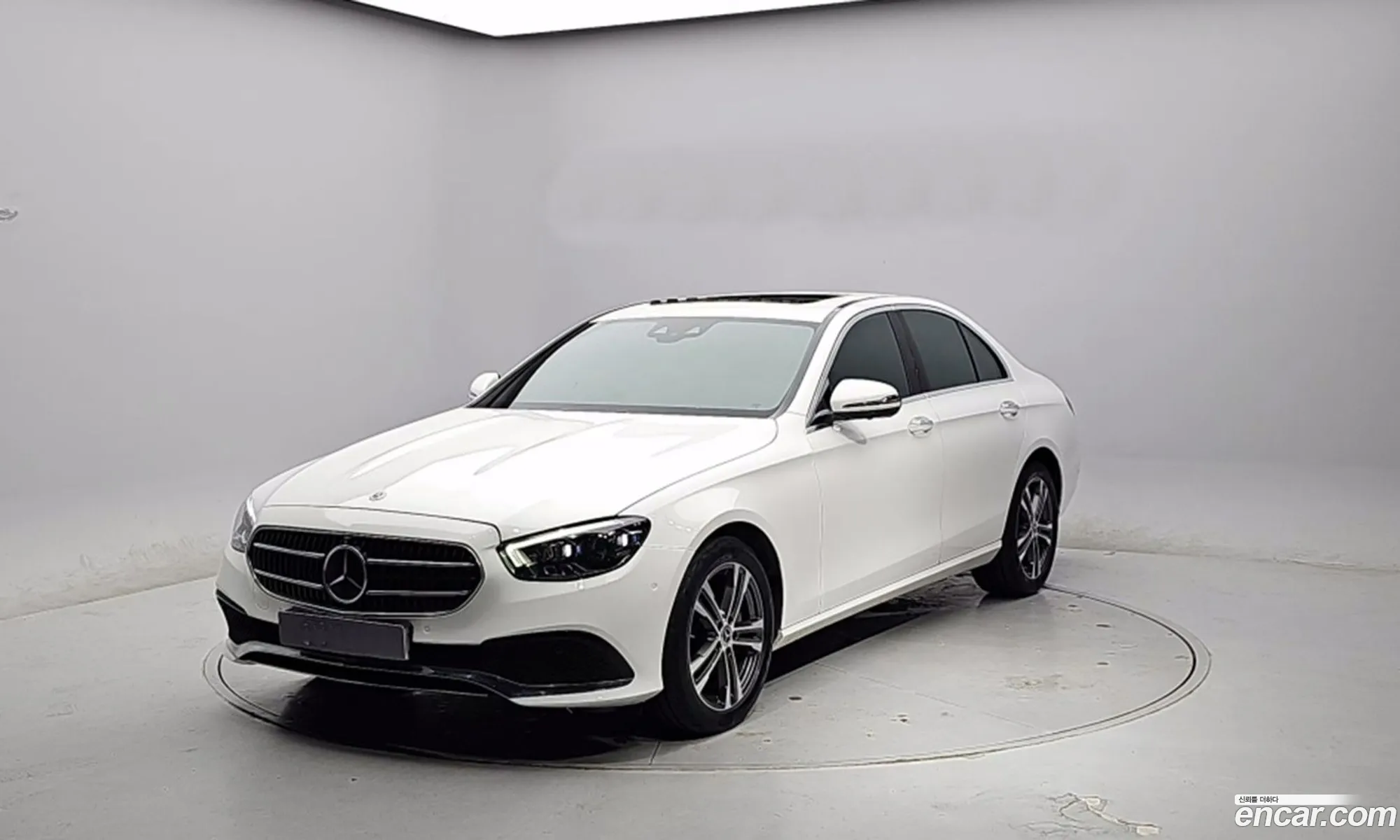 Mercedes-Benz E-Class W213 2022 — 19