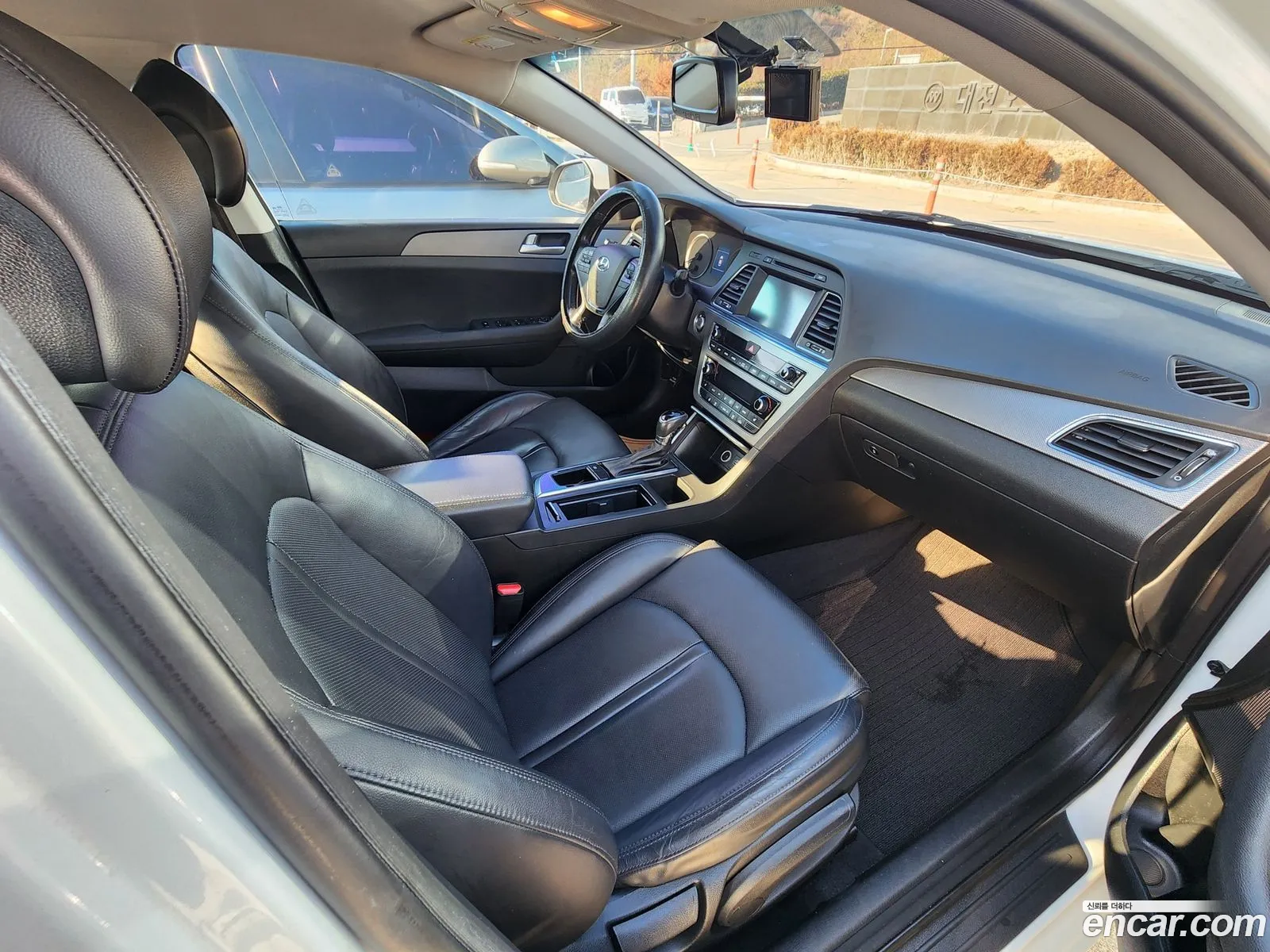 Hyundai LF Sonata 2015 — 2