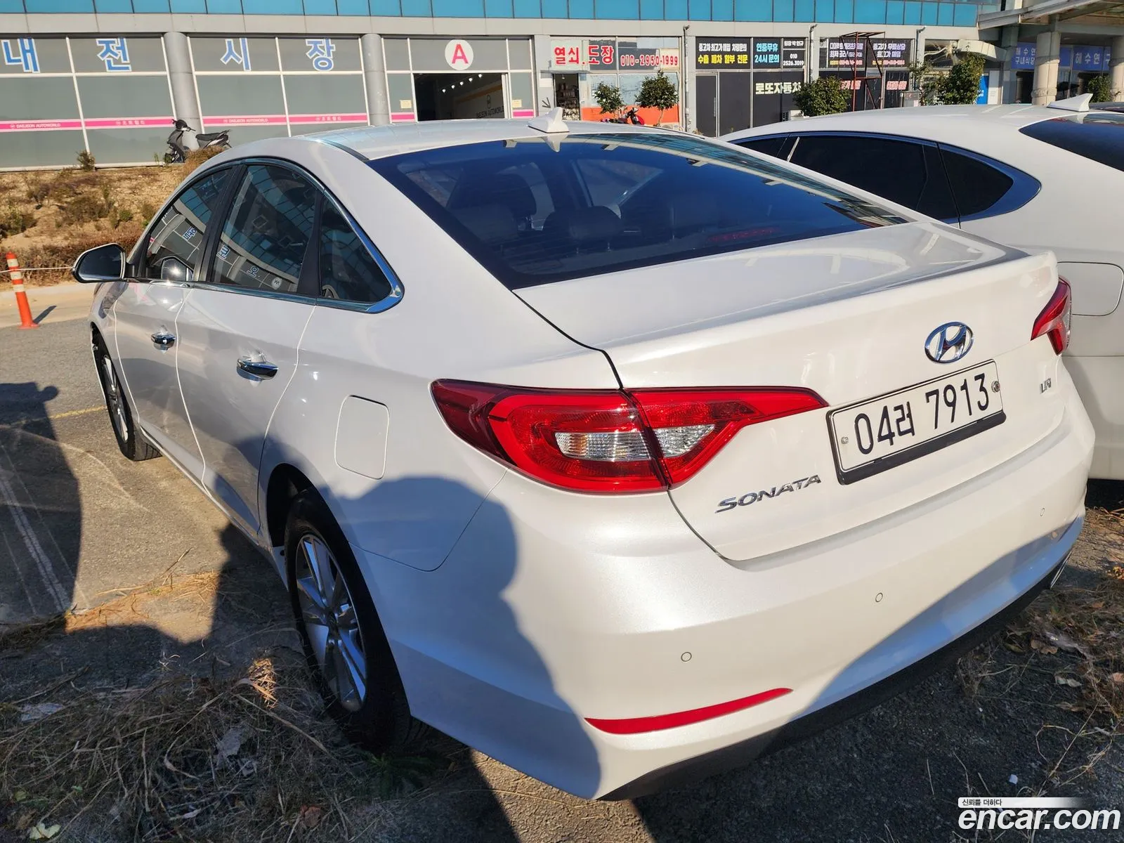 Hyundai LF Sonata 2015 — 16