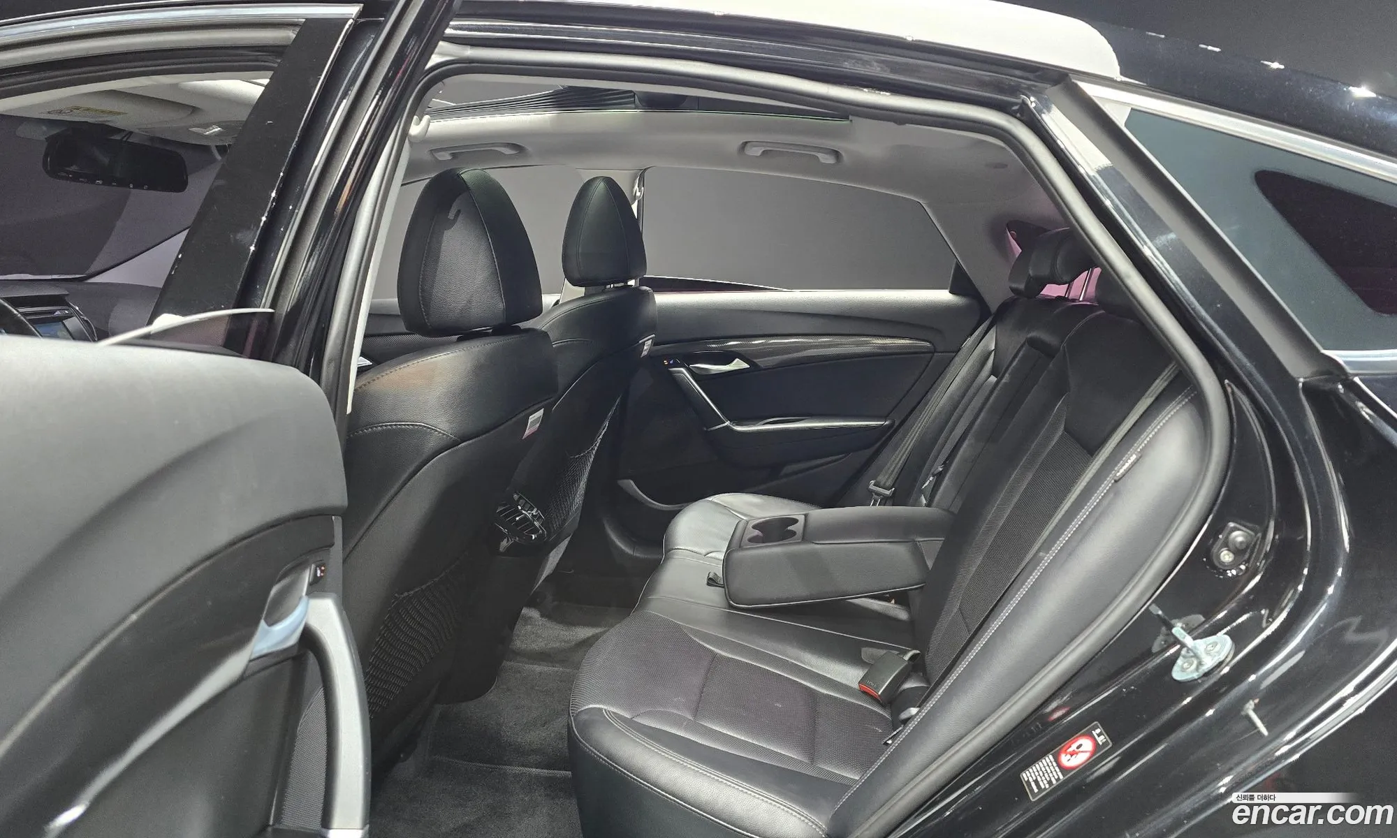 Hyundai i40 Saloon 2014 — 23