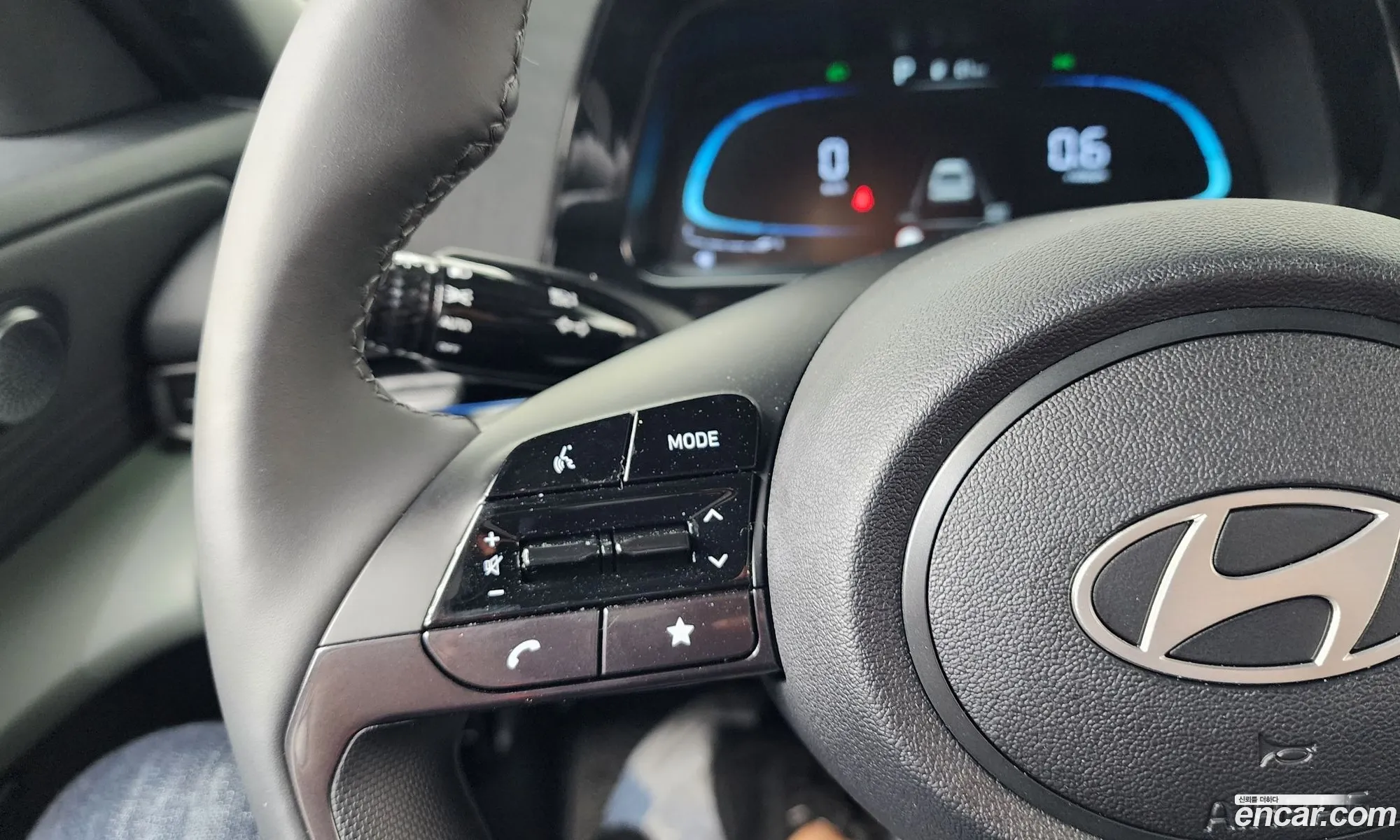 Hyundai Elantra 2025 — 10