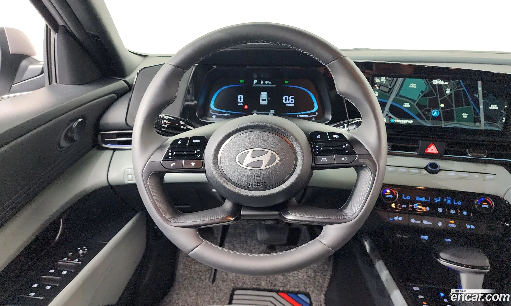 Hyundai Elantra 2025 — 14