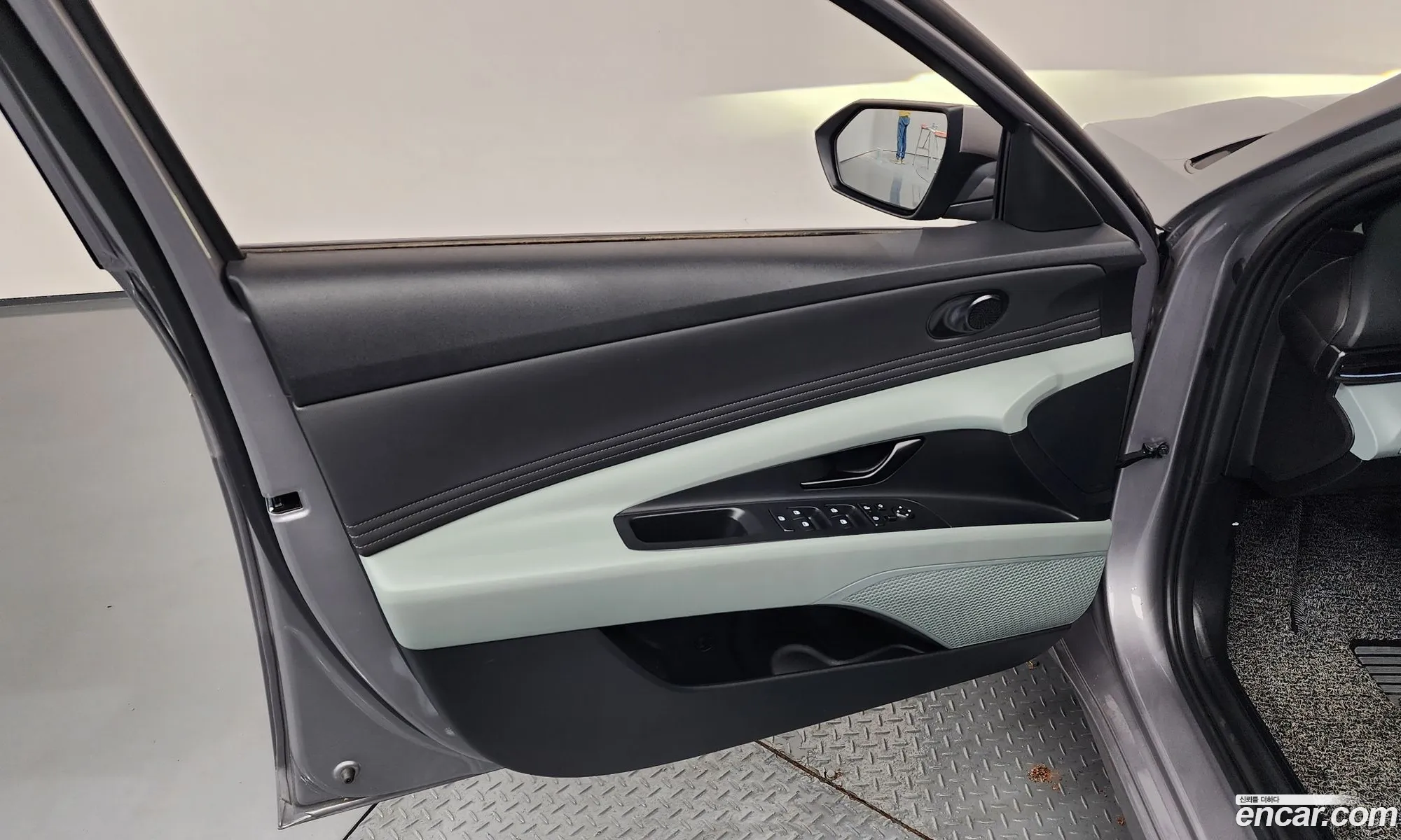 Hyundai Elantra 2025 — 19