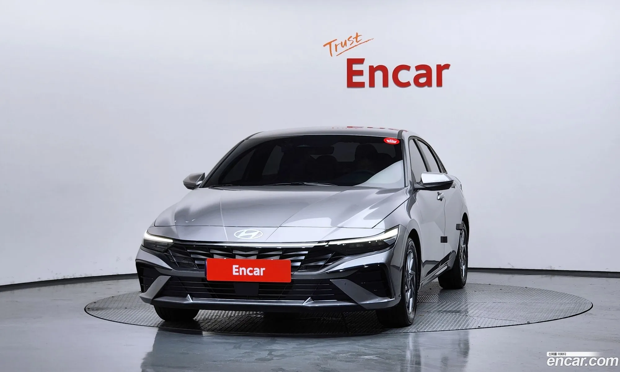 Hyundai Elantra 2025 — 16
