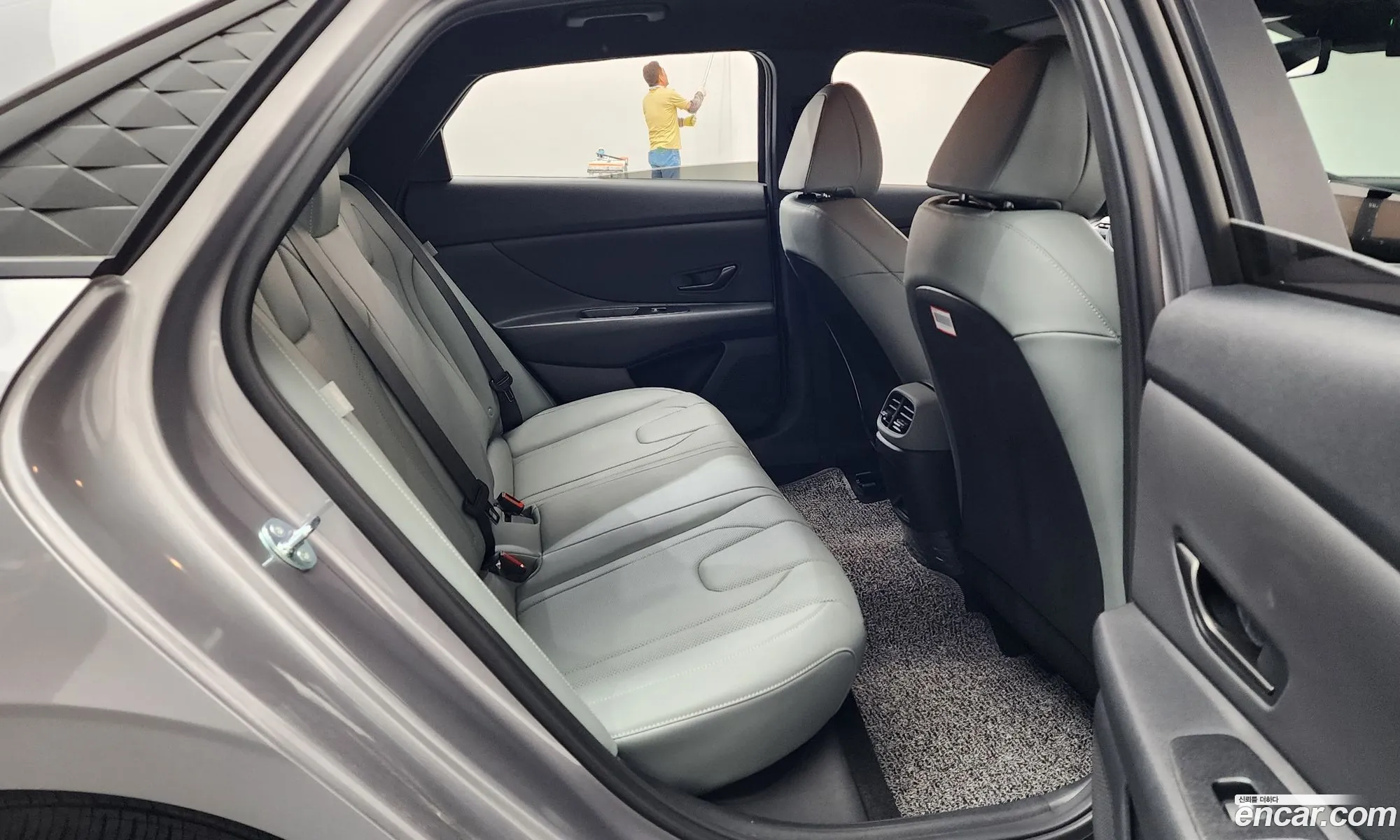 Hyundai Elantra 2025 — 30