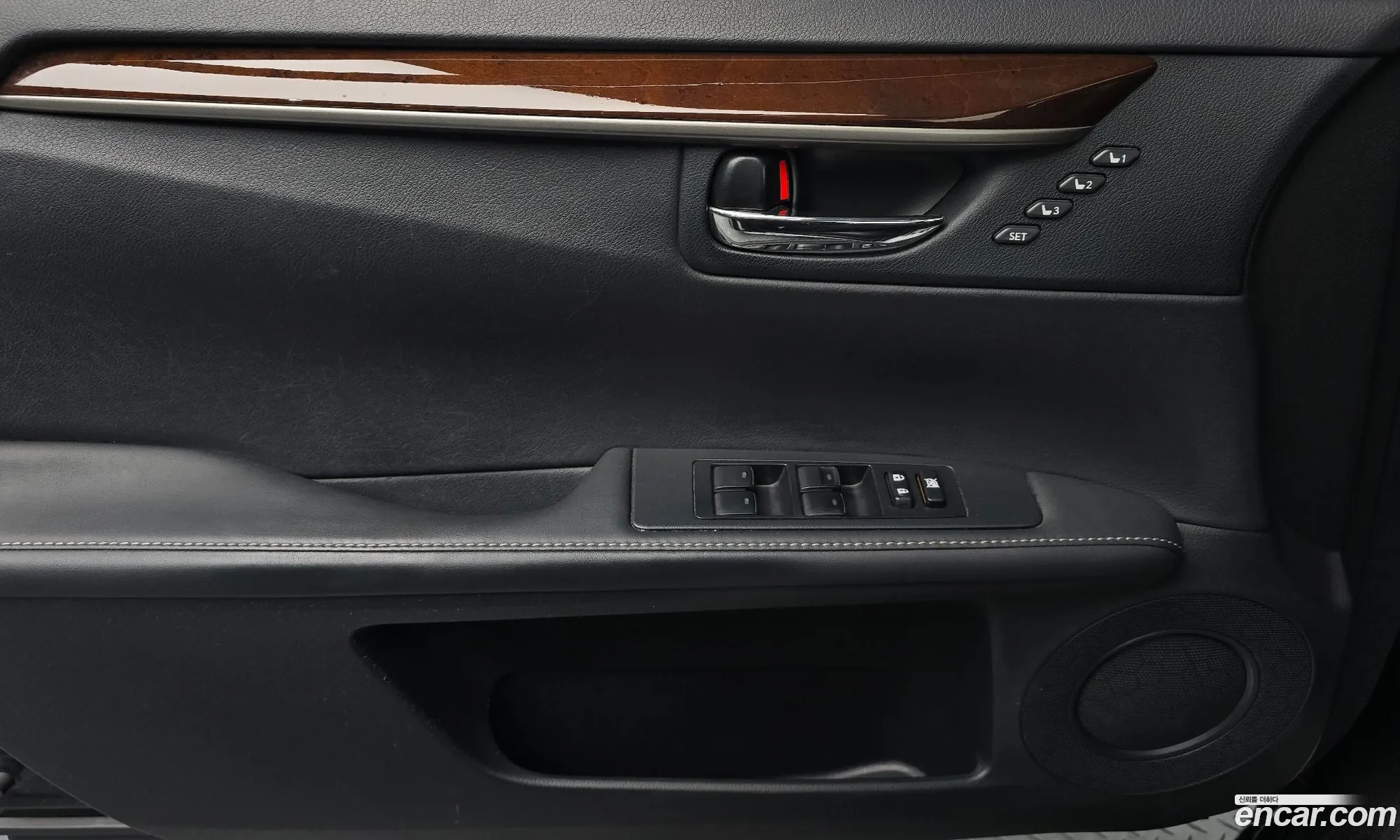 Lexus ES350 2014 — 33