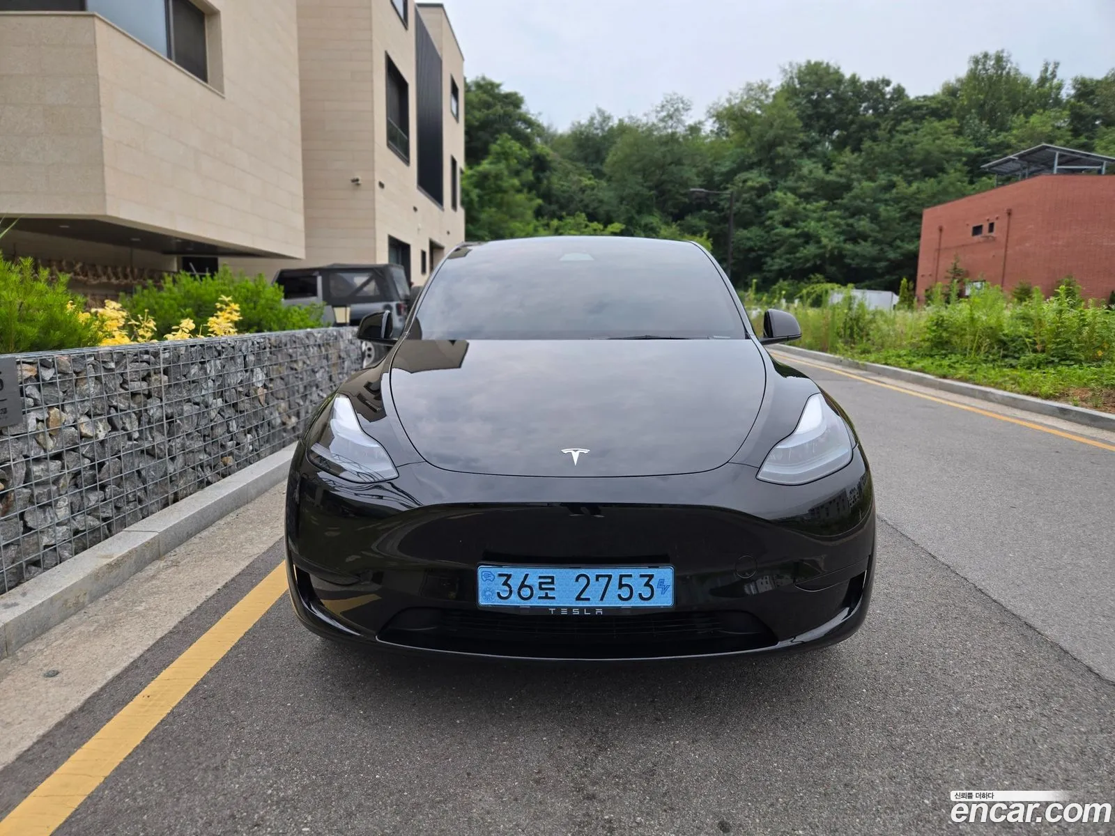 Tesla Model Y 2023 — 2