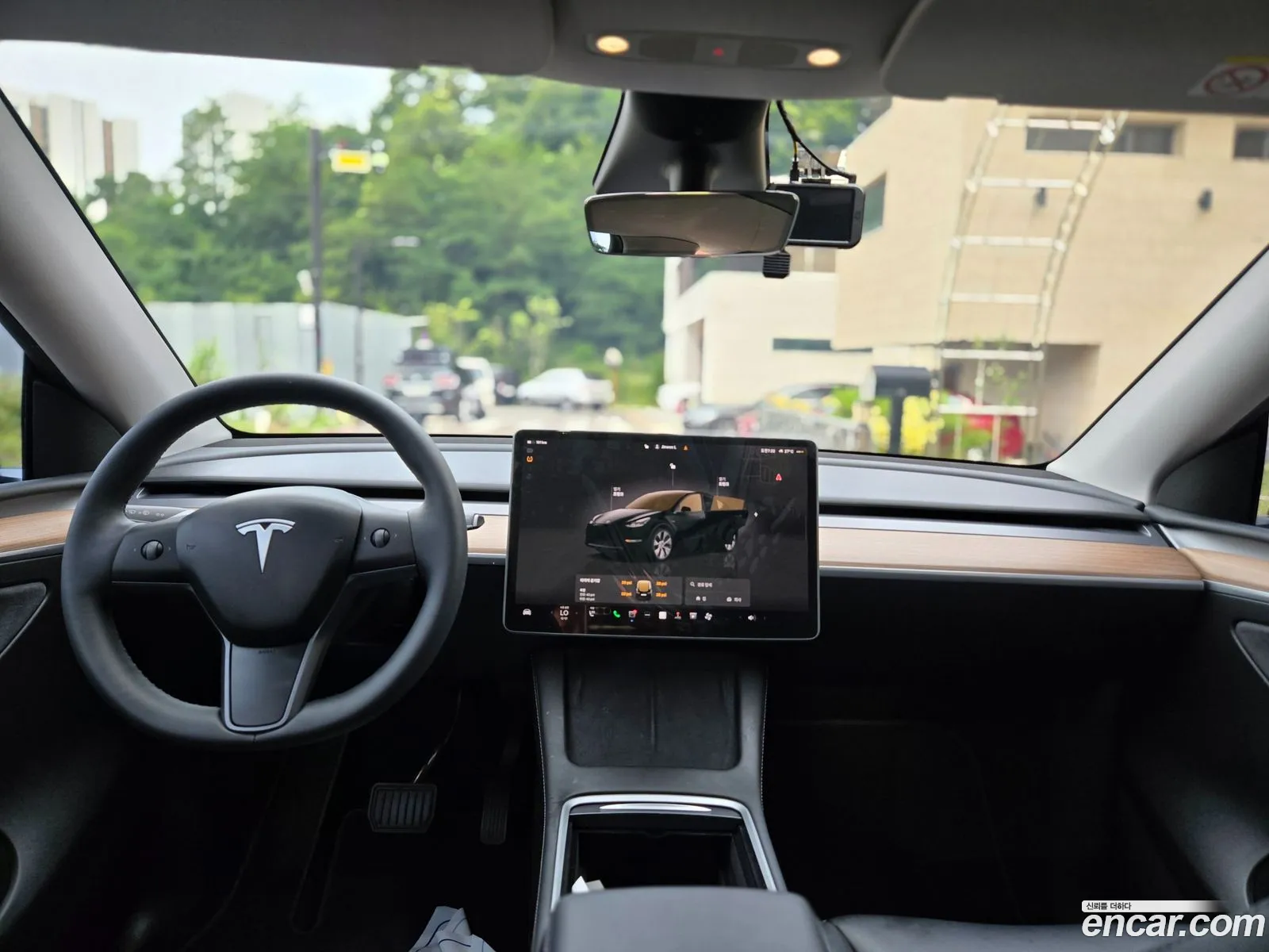Tesla Model Y 2023 — 3