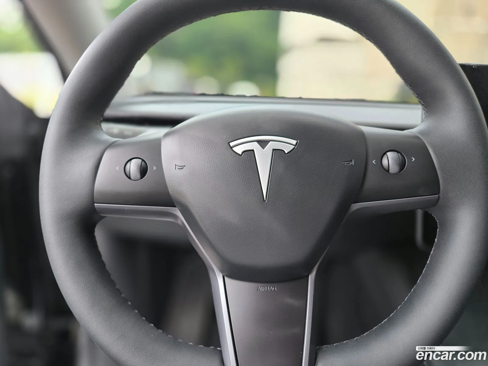Tesla Model Y 2023 — 15