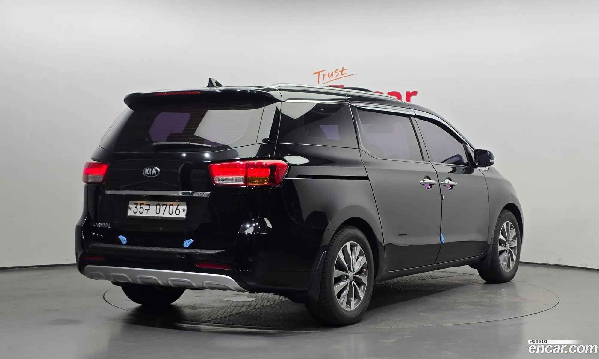 Kia Carnival 2016 — 9