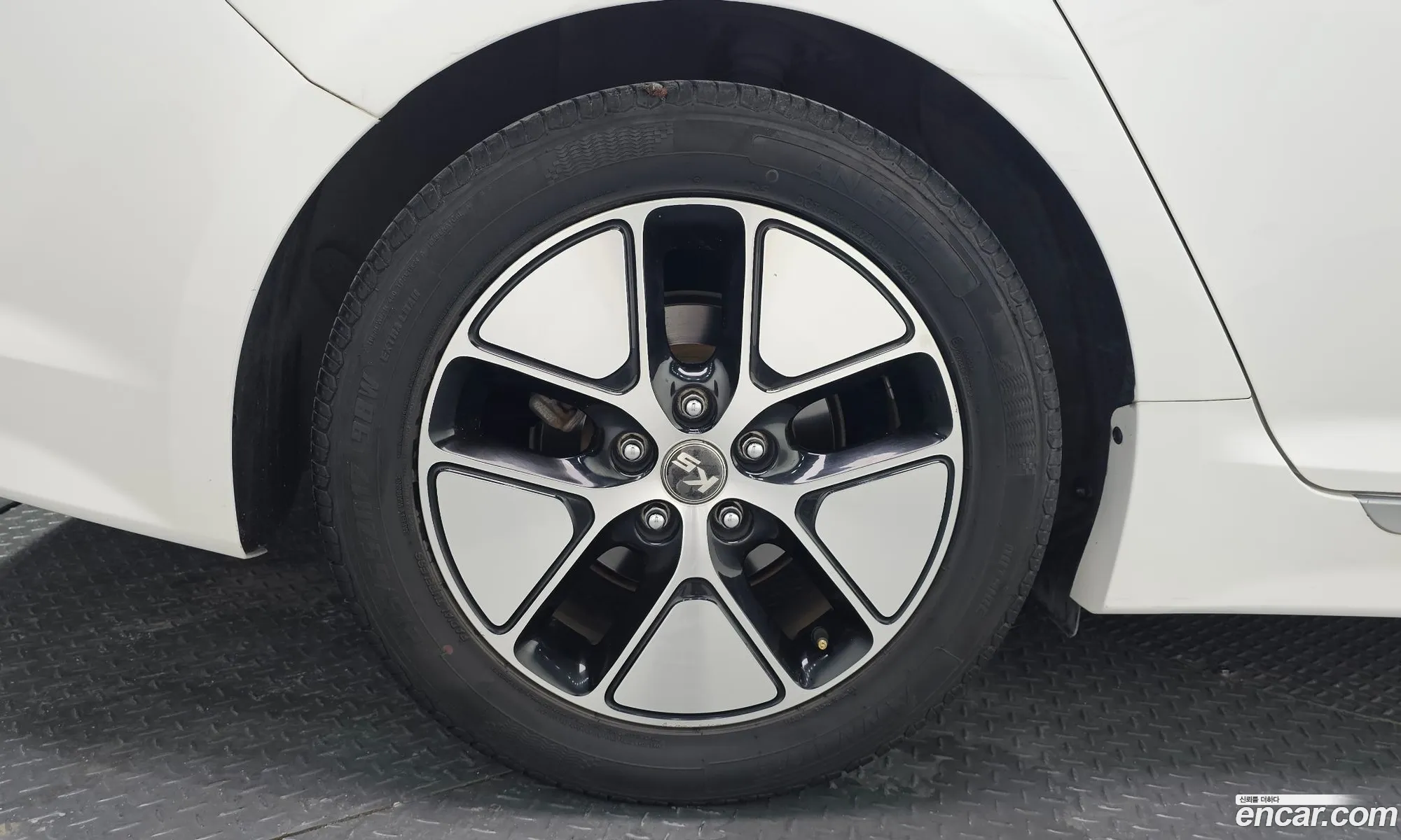 Kia K5 Hybrid 2013 — 7