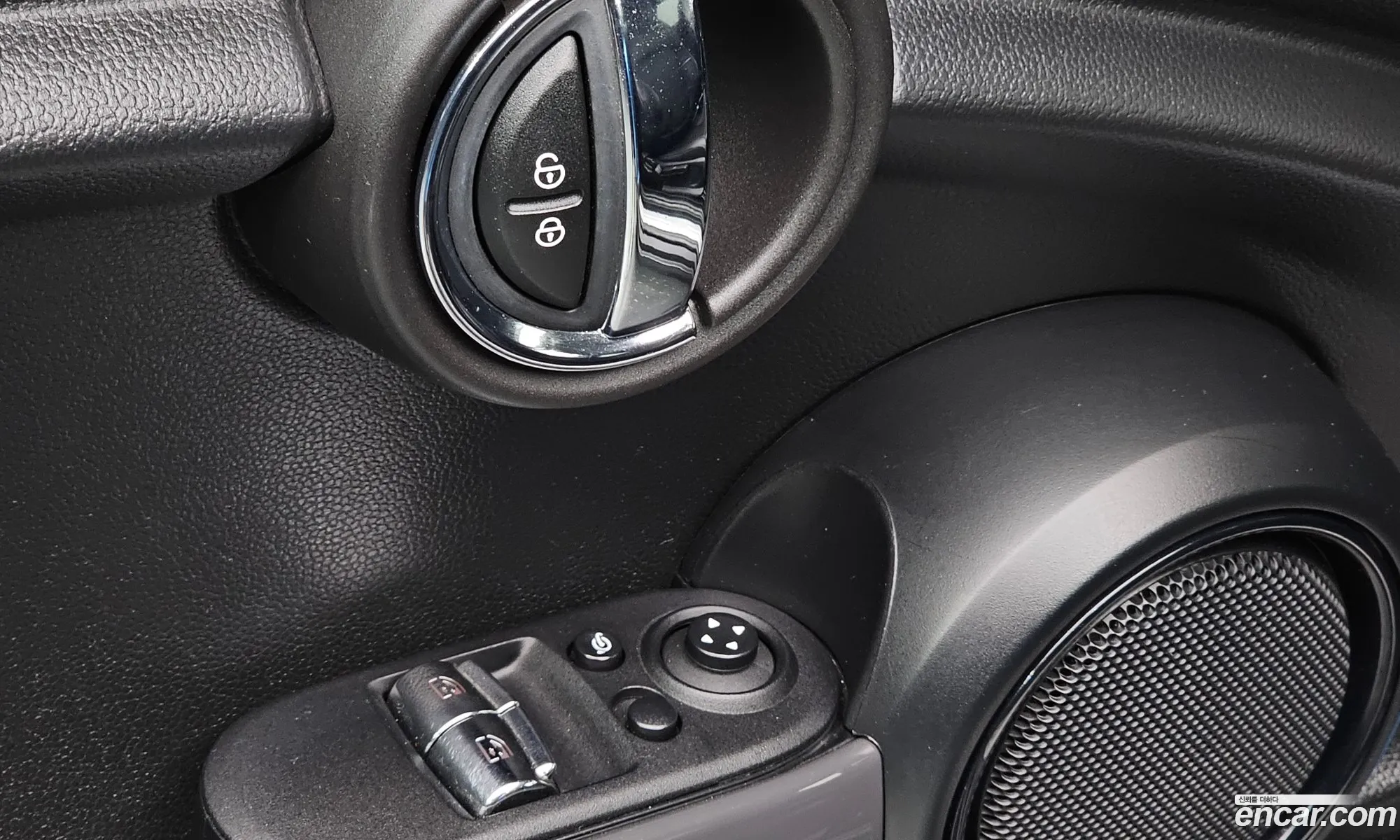 Mini Cooper 2018 WMWXP5100J2F93807 — 12
