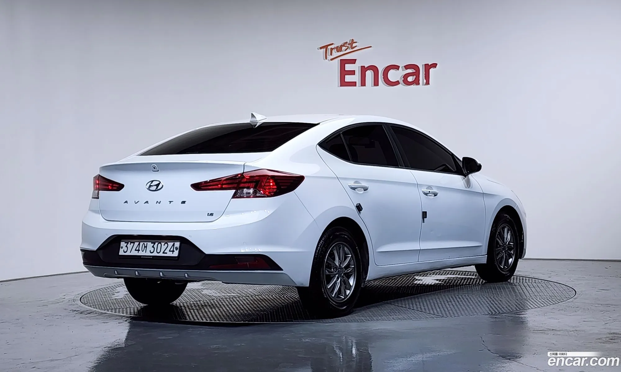 Hyundai Elantra AD 2019 — 36