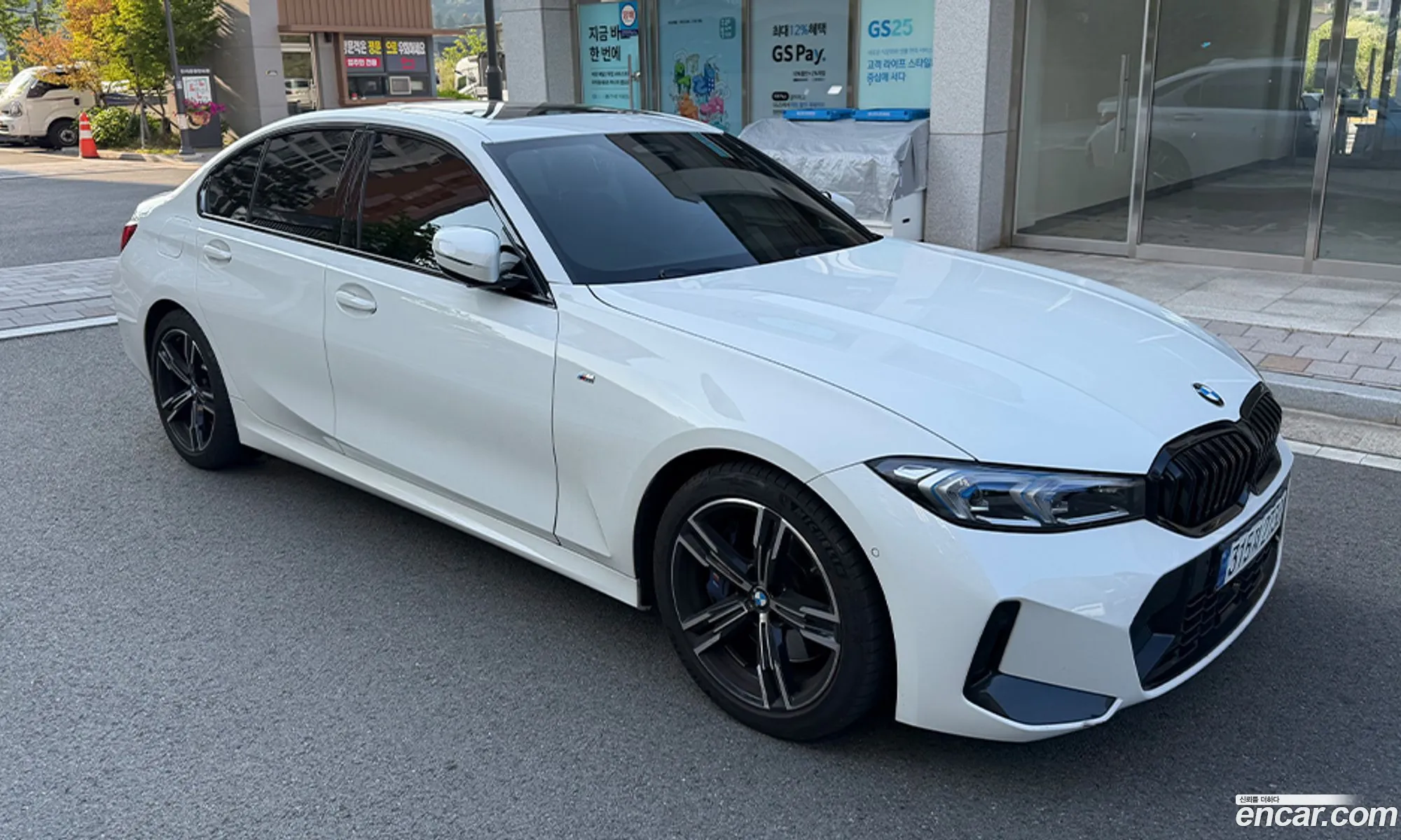 BMW 3 Series 2023 — 10