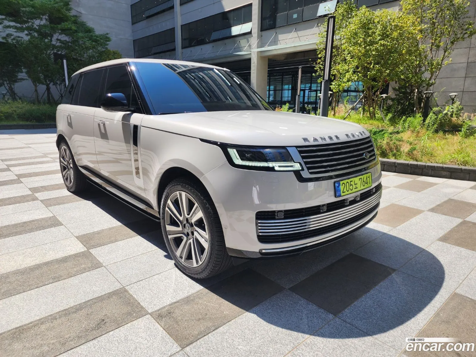 Land Rover Range Rover 2025 — 10