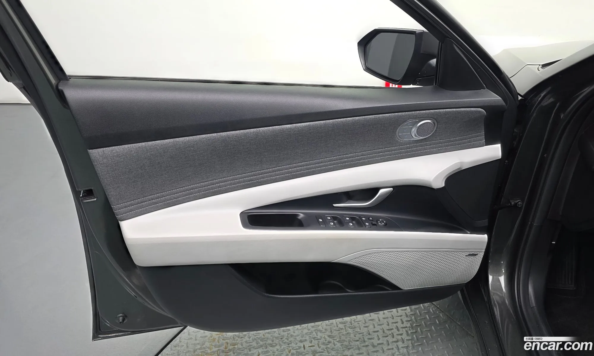 Hyundai Elantra 2023 — 13