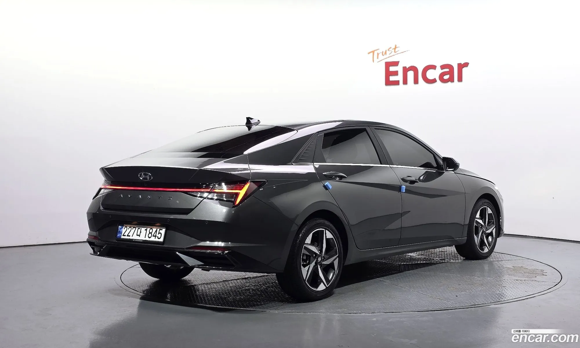 Hyundai Elantra 2023 — 21