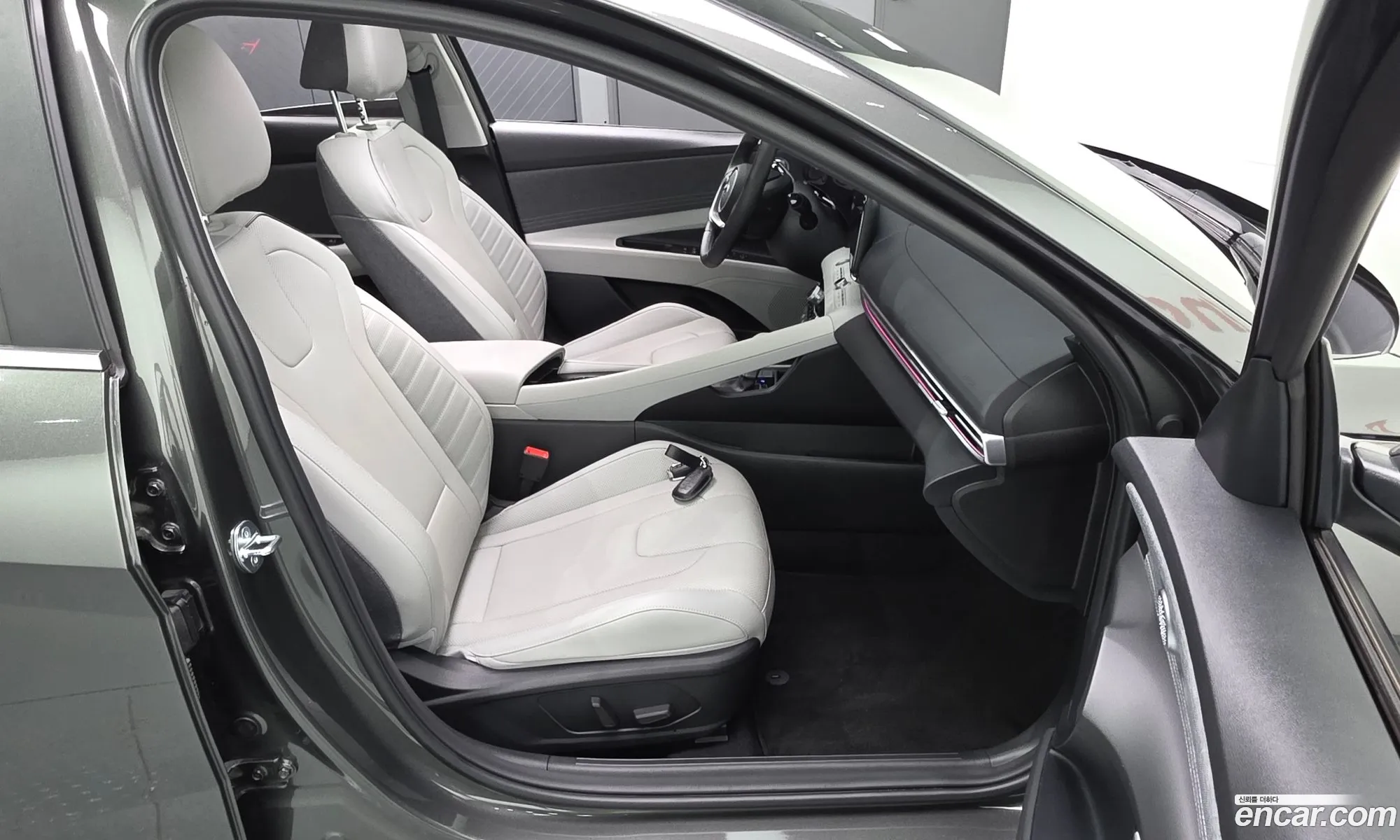 Hyundai Elantra 2023 — 14