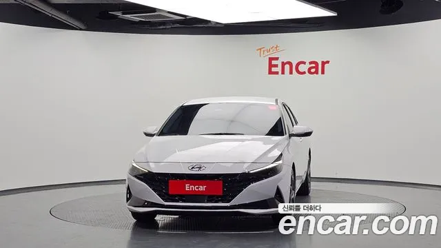 Hyundai Elantra Hybrid 2022 — 2