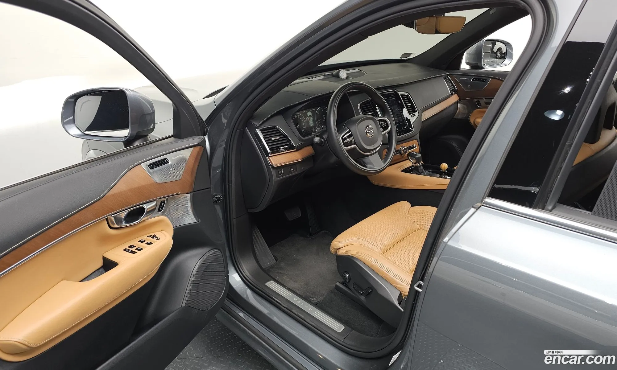 Volvo XC90 2017 YV1LF68ACJ1323341 — 11