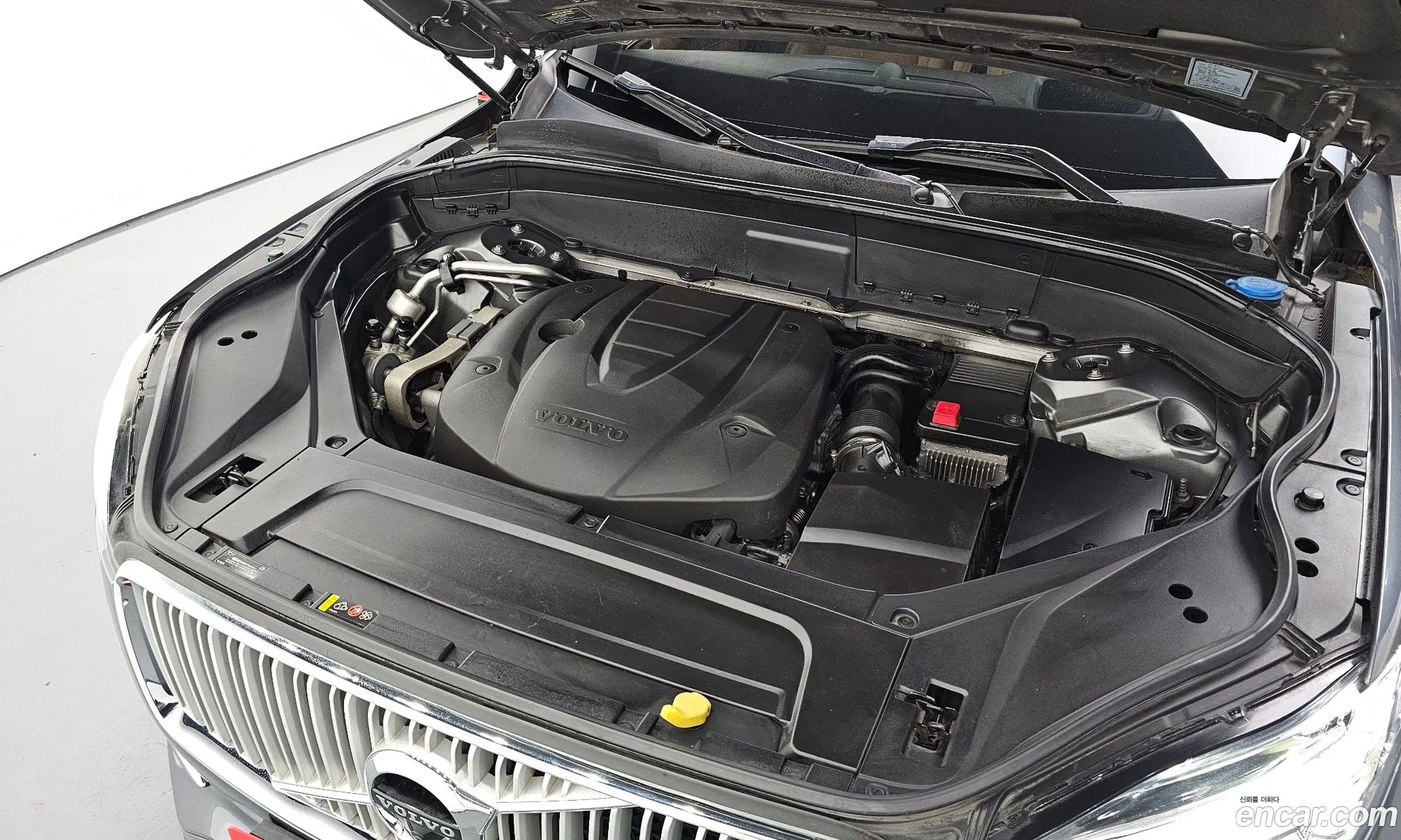 Volvo XC90 2017 YV1LF68ACJ1323341 — 9
