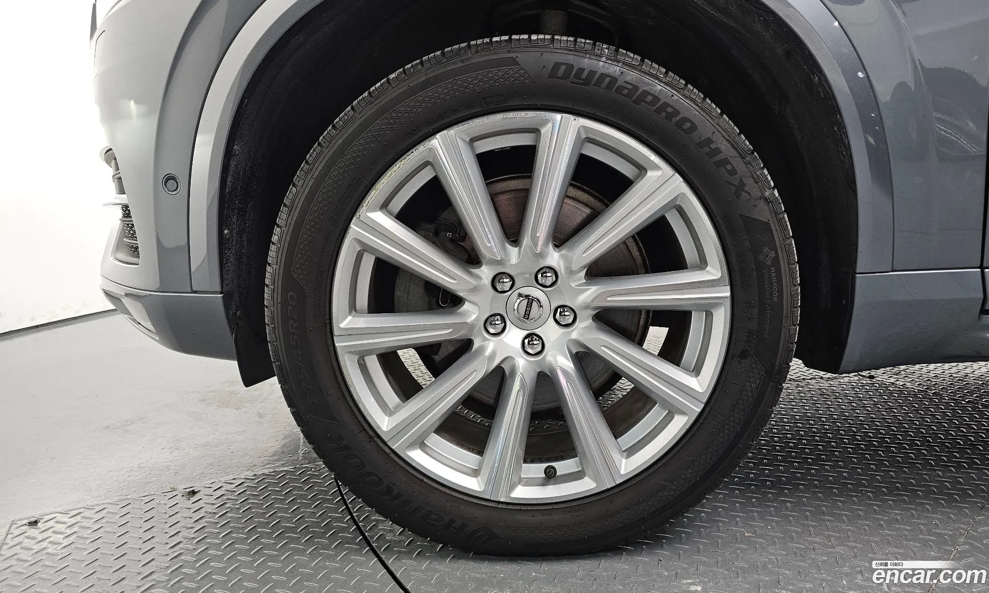 Volvo XC90 2017 YV1LF68ACJ1323341 — 6
