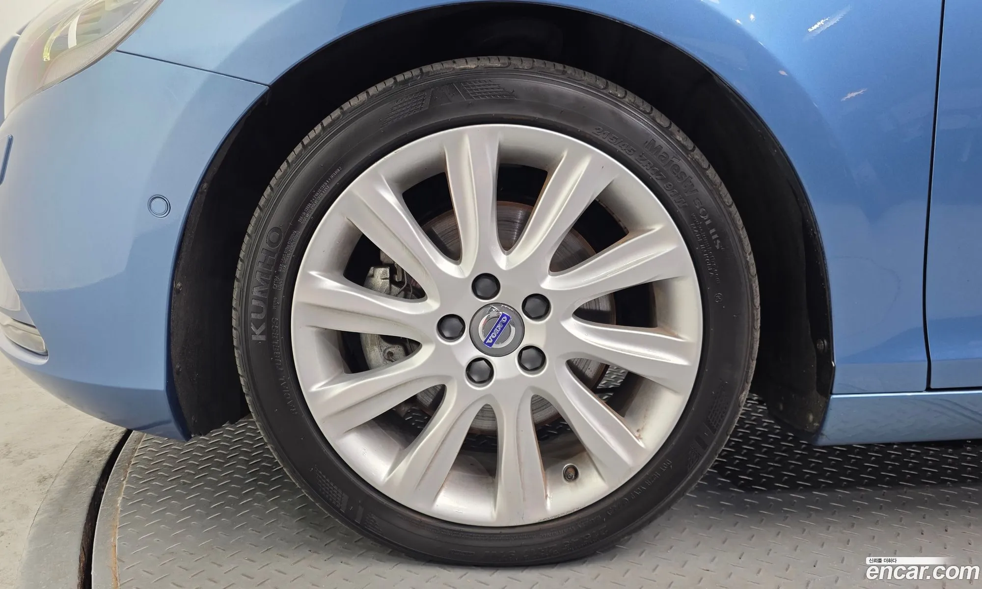 Volvo V40 2015 YV1MV845BF2220504 — 11